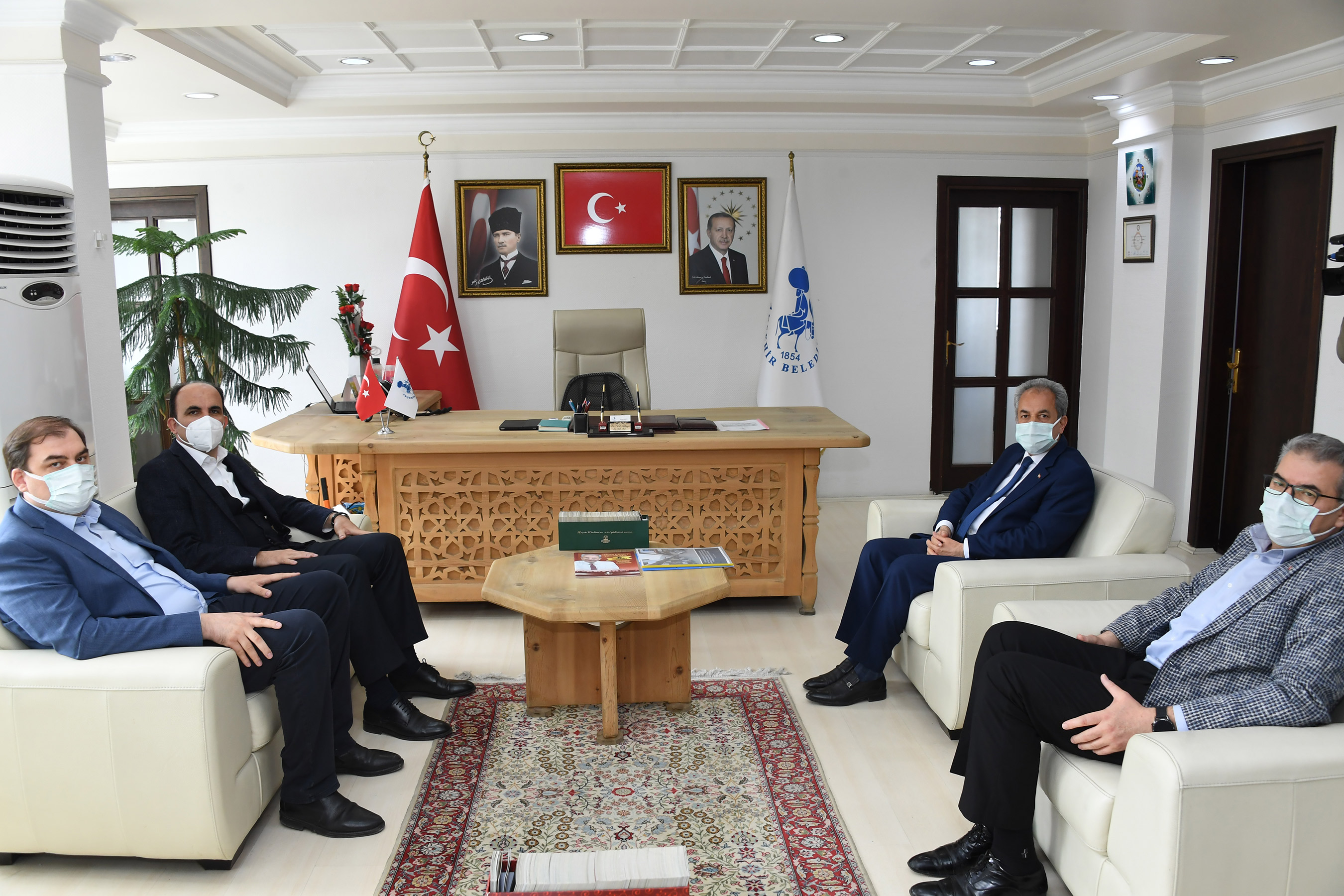 'İlçelerimiz İçin Önemli Projeleri Hayata Geçiriyoruz'