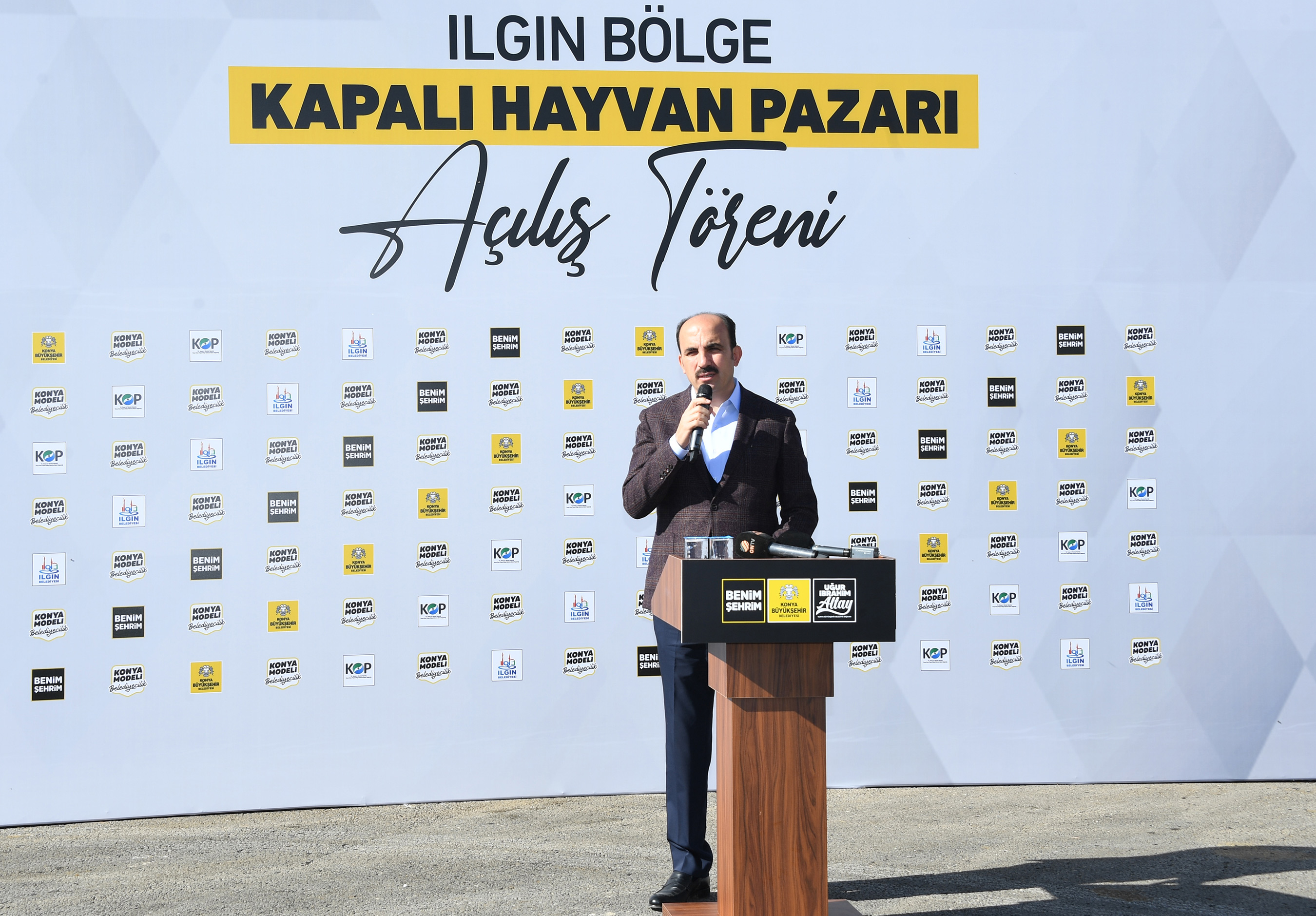Ilgın Bölge Kapalı Hayvan Pazarı Açıldı