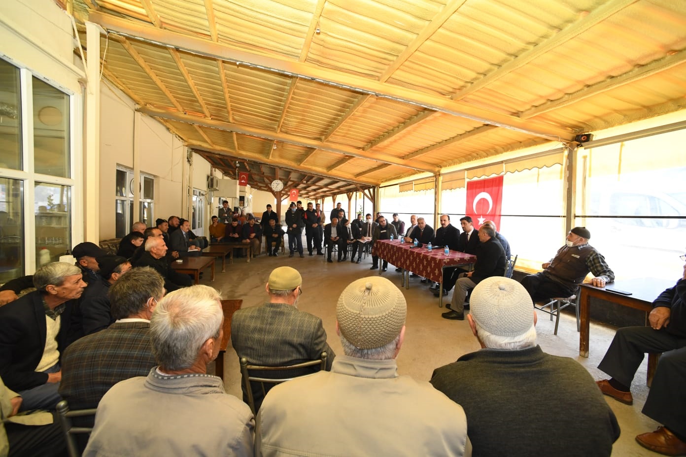 Başkan Altay Kadınhanı'nın Mahallelerinde Vatandaşlarla Buluştu