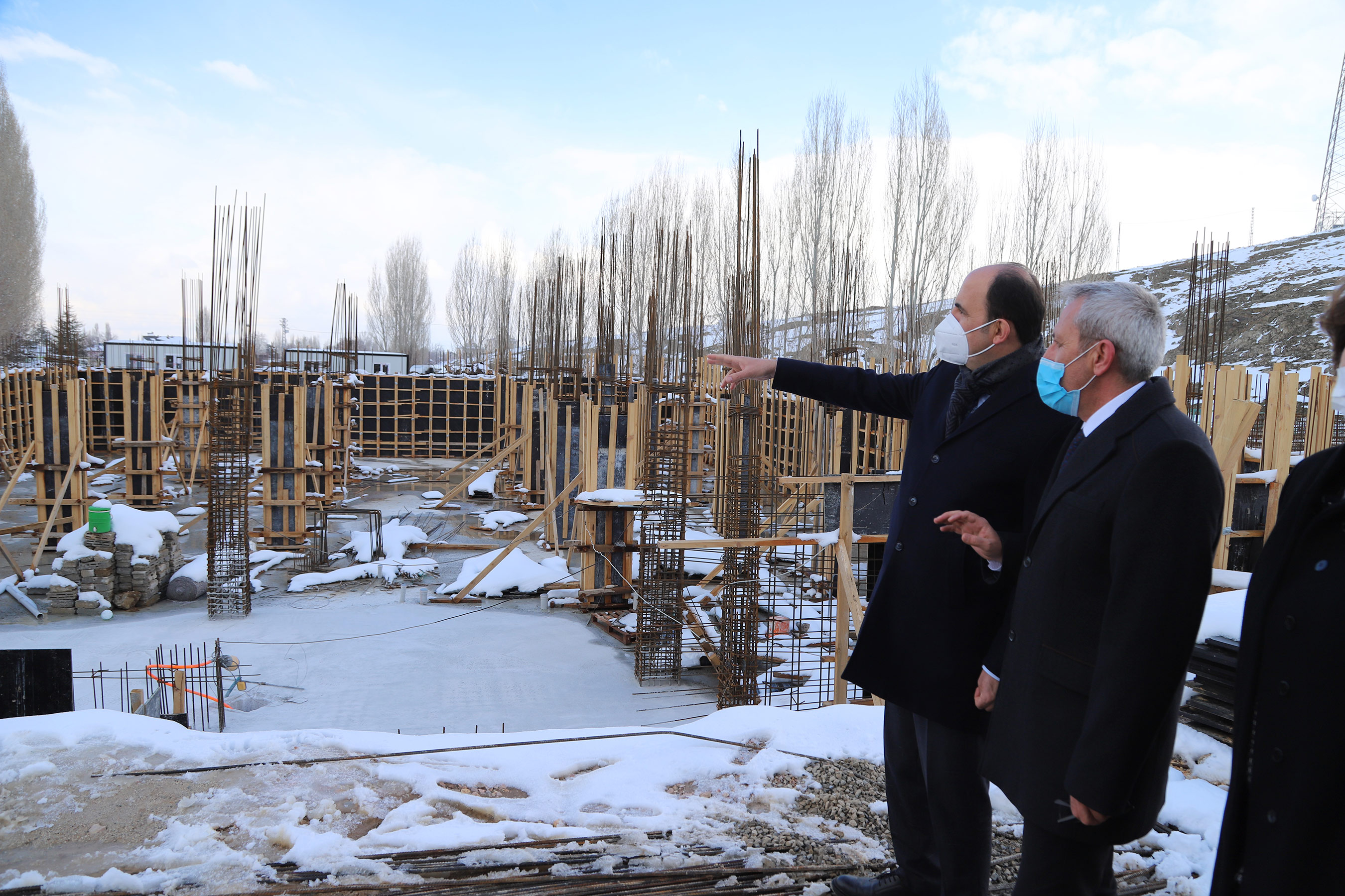 Kadınhanı İtfaiye Merkezi Açıldı, Ladik Düğün Salonu İnşaatı Başladı