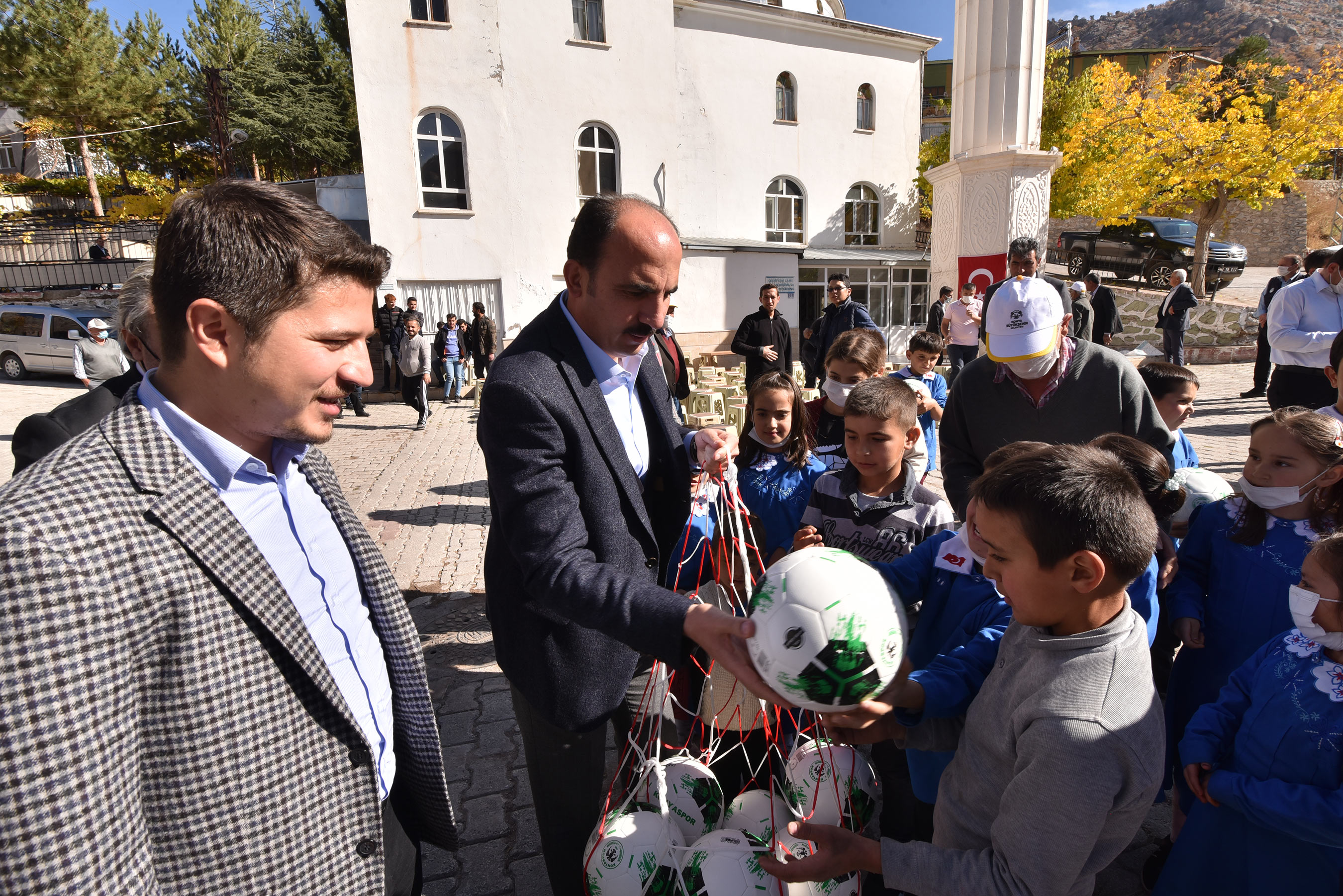 Sorgun, Özboyacı ve Başkan Altay Hadim ve Taşkent'in Mahallelerinde Vatandaşlarla Buluştu