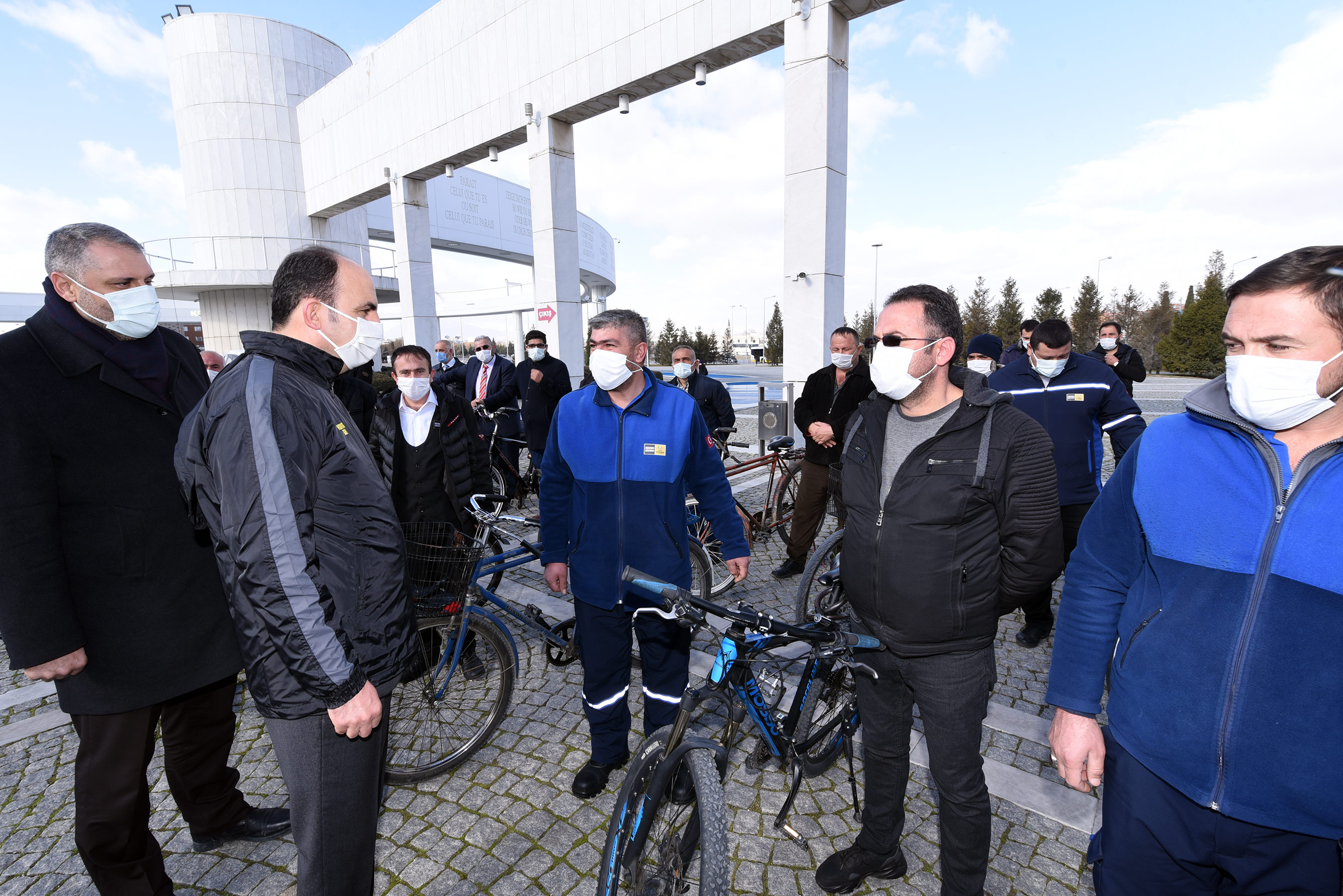 Başkan Altay 12 Ay İşe Bisikletle Giden Belediye Çalışanlarıyla Buluştu