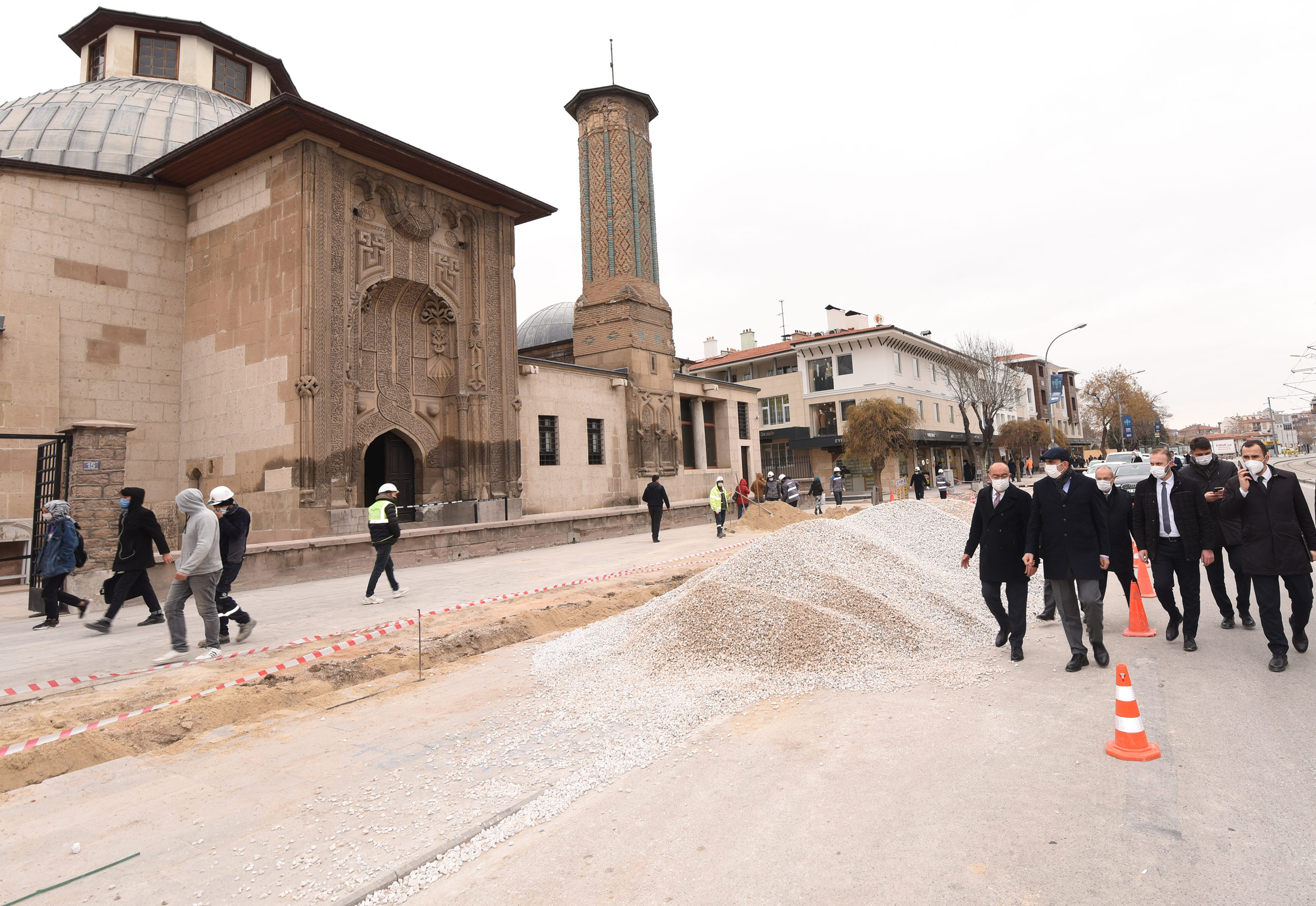 Başkanlar Alaaddin Cephe Sağlıklaştırma Çalışmalarını İnceledi