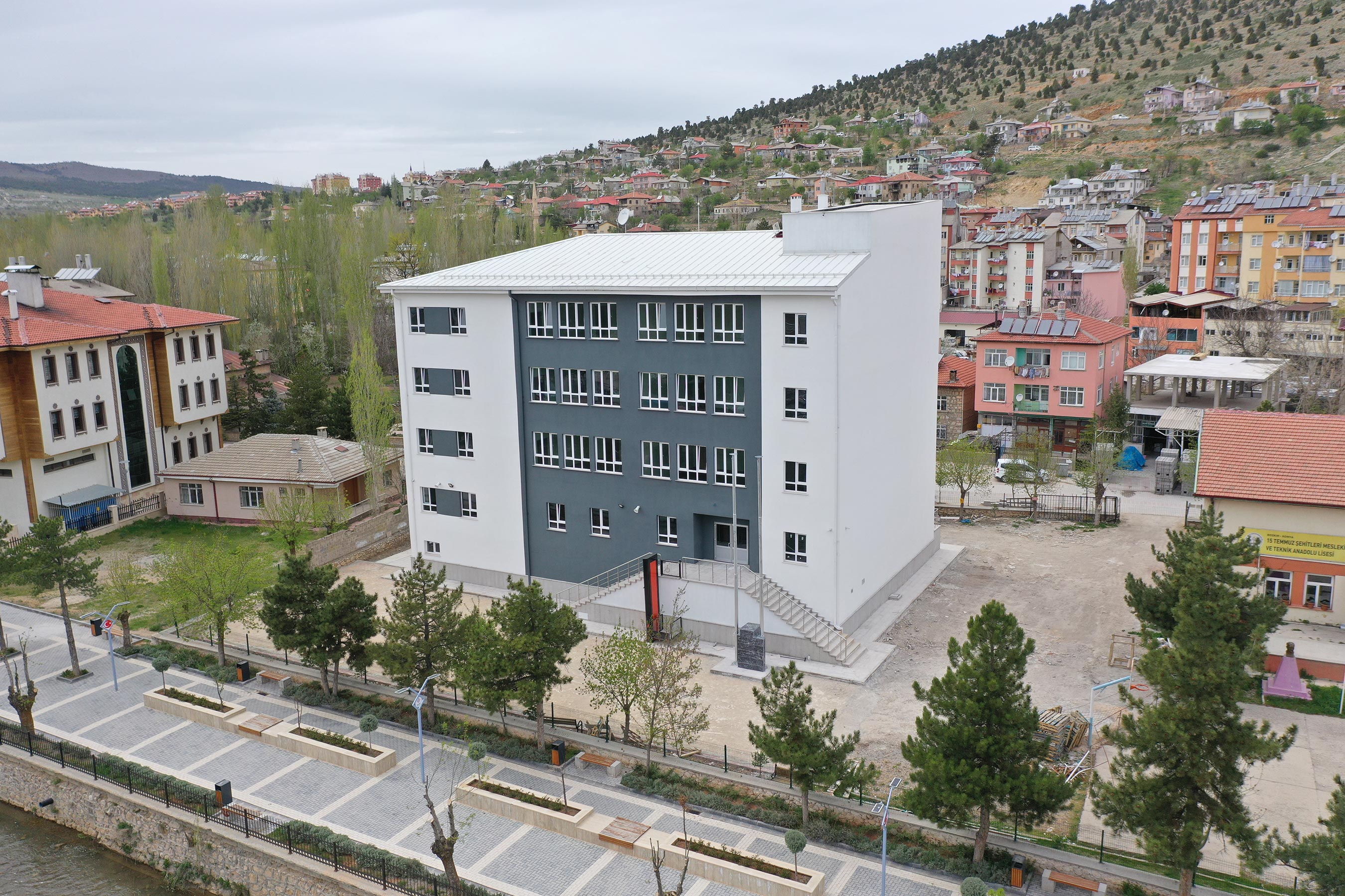 Bozkır'da 8 Derslikli Okulun Yapımı Tamamlandı