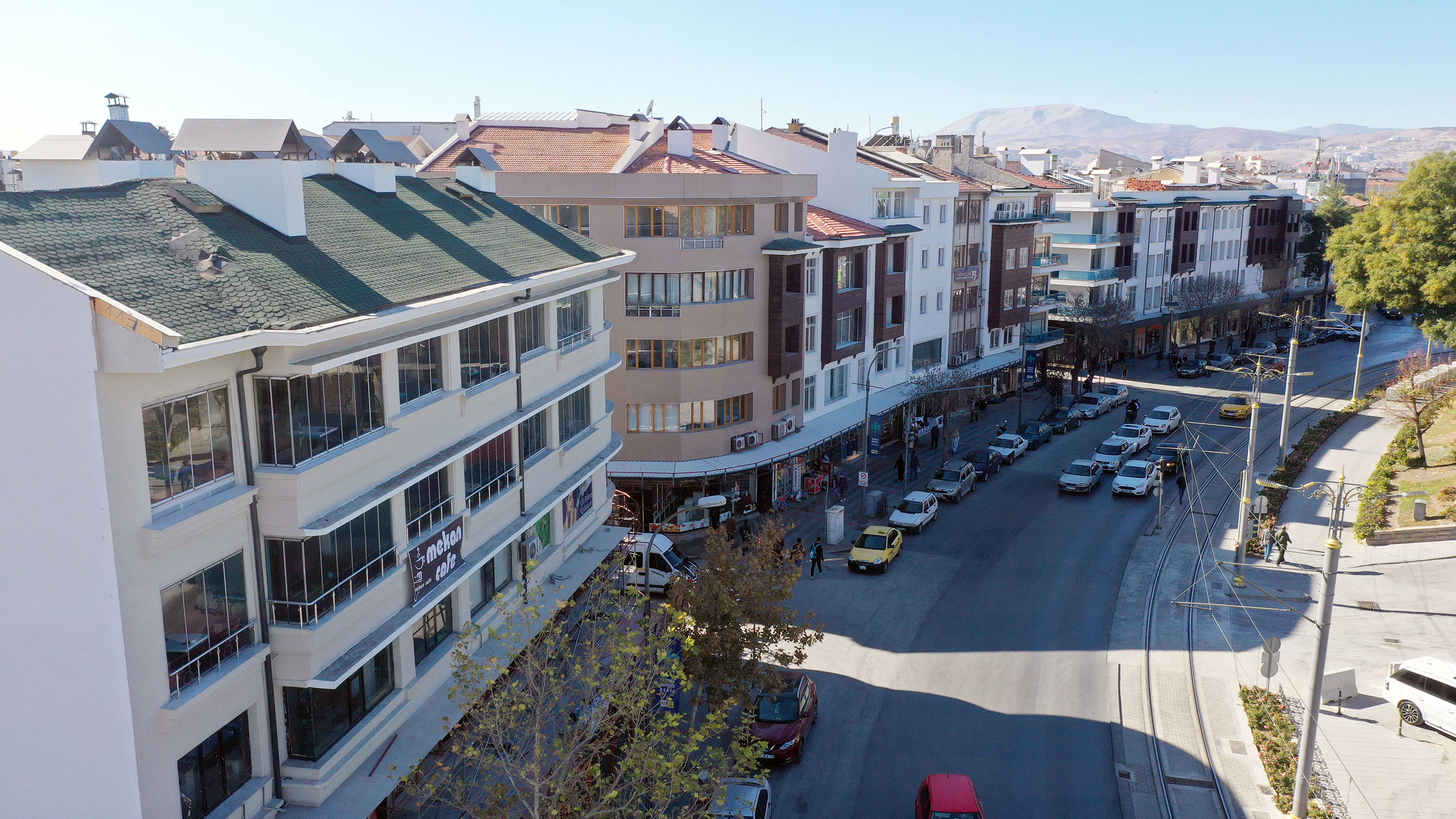 Alaaddin Caddesi'ndeki Binalar Tarihi Dokuya Uygun Hale Geliyor
