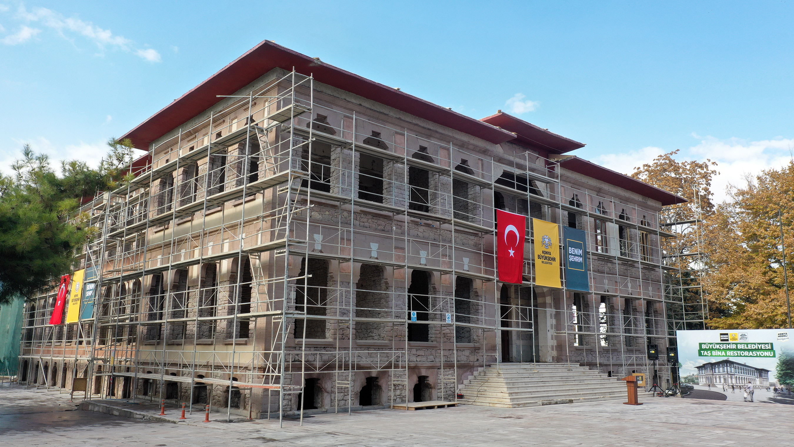 Başkan Altay Büyükşehir Belediyesi Taş Binayı Tanıttı