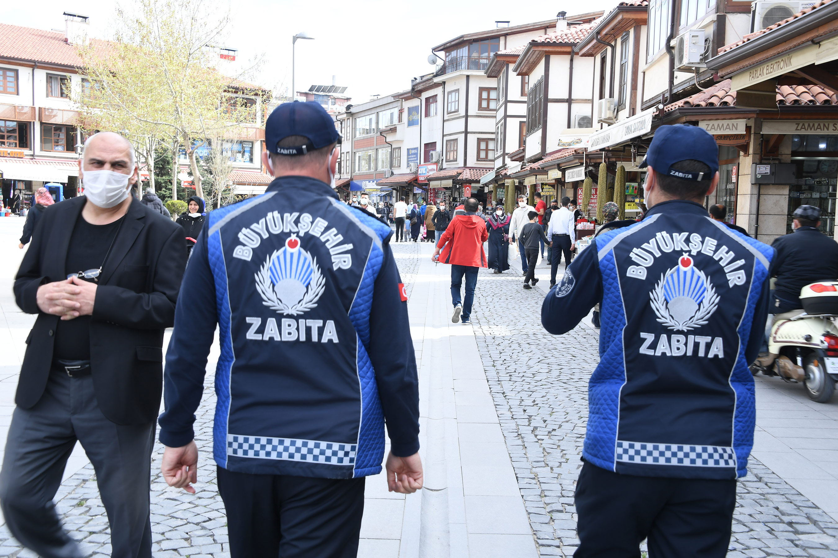 Büyükşehir Zabıta Ramazan'da Dilencilere Göz Açtırmıyor