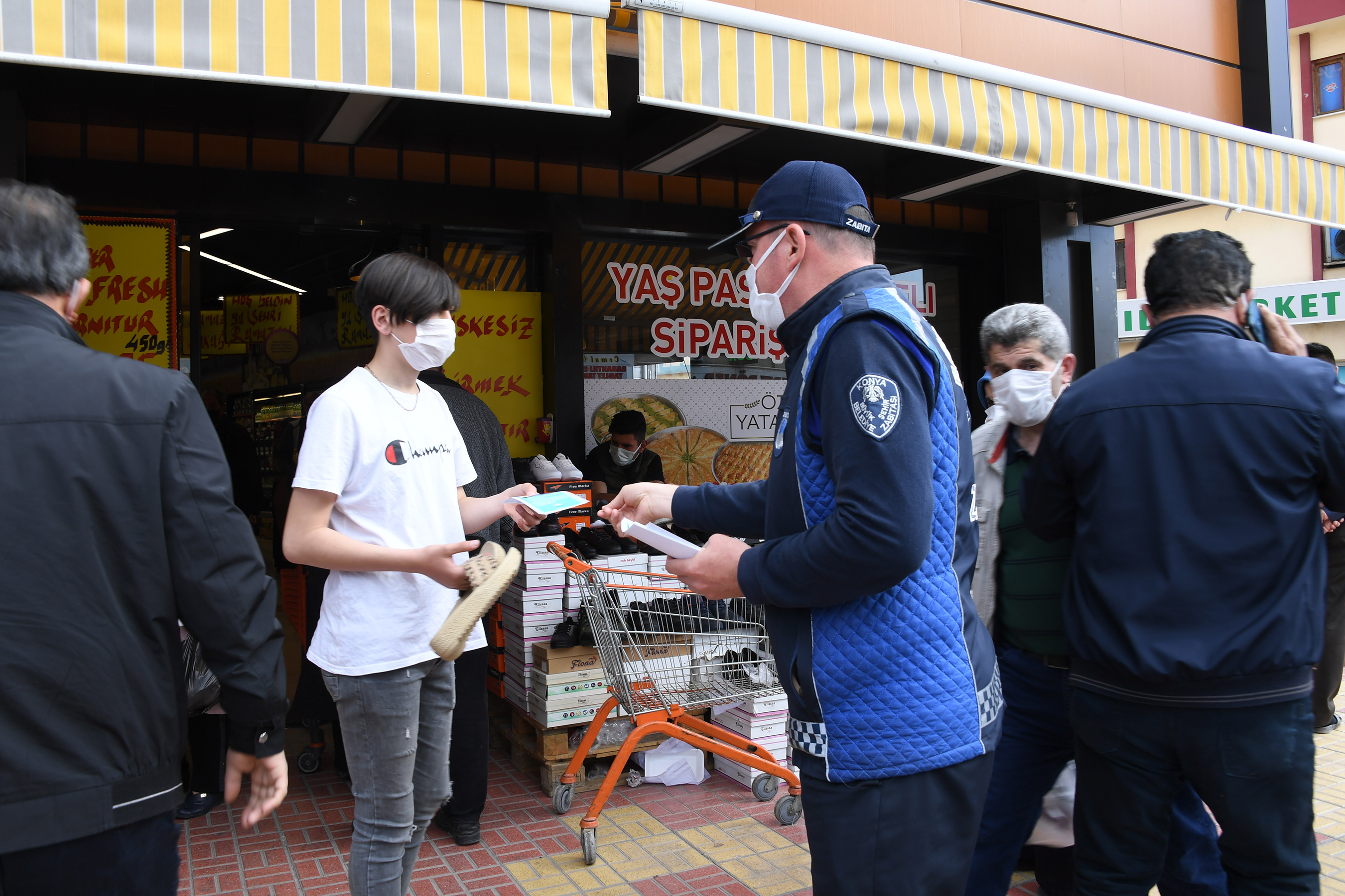 Büyükşehir Zabıta Ramazan'da Dilencilere Göz Açtırmıyor