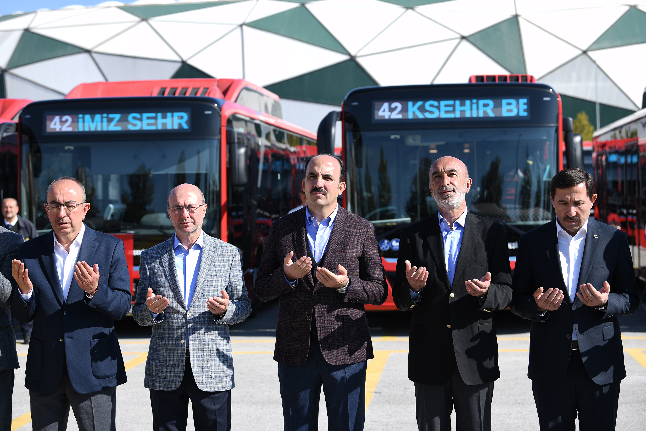 Başkan Altay Öz Kaynakla 664 Milyon Liraya Alınan 288 Aracın Tanıtımını Yaptı