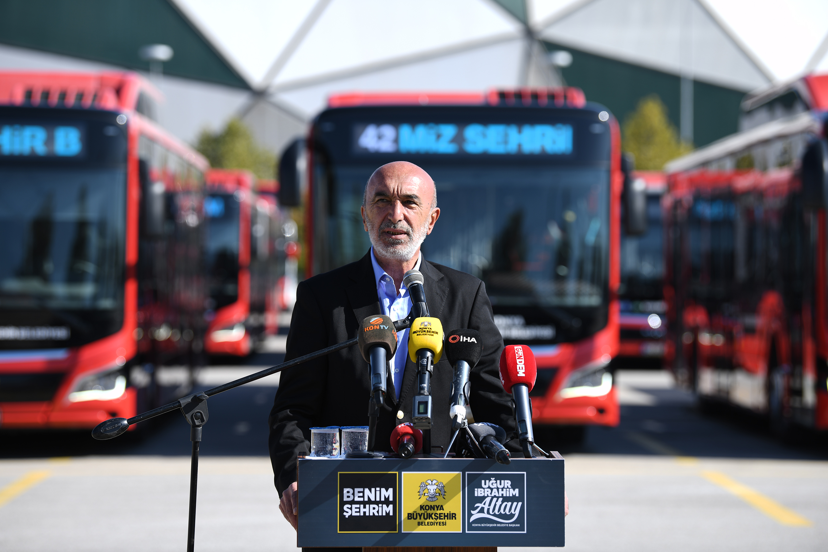 Başkan Altay Öz Kaynakla 664 Milyon Liraya Alınan 288 Aracın Tanıtımını Yaptı
