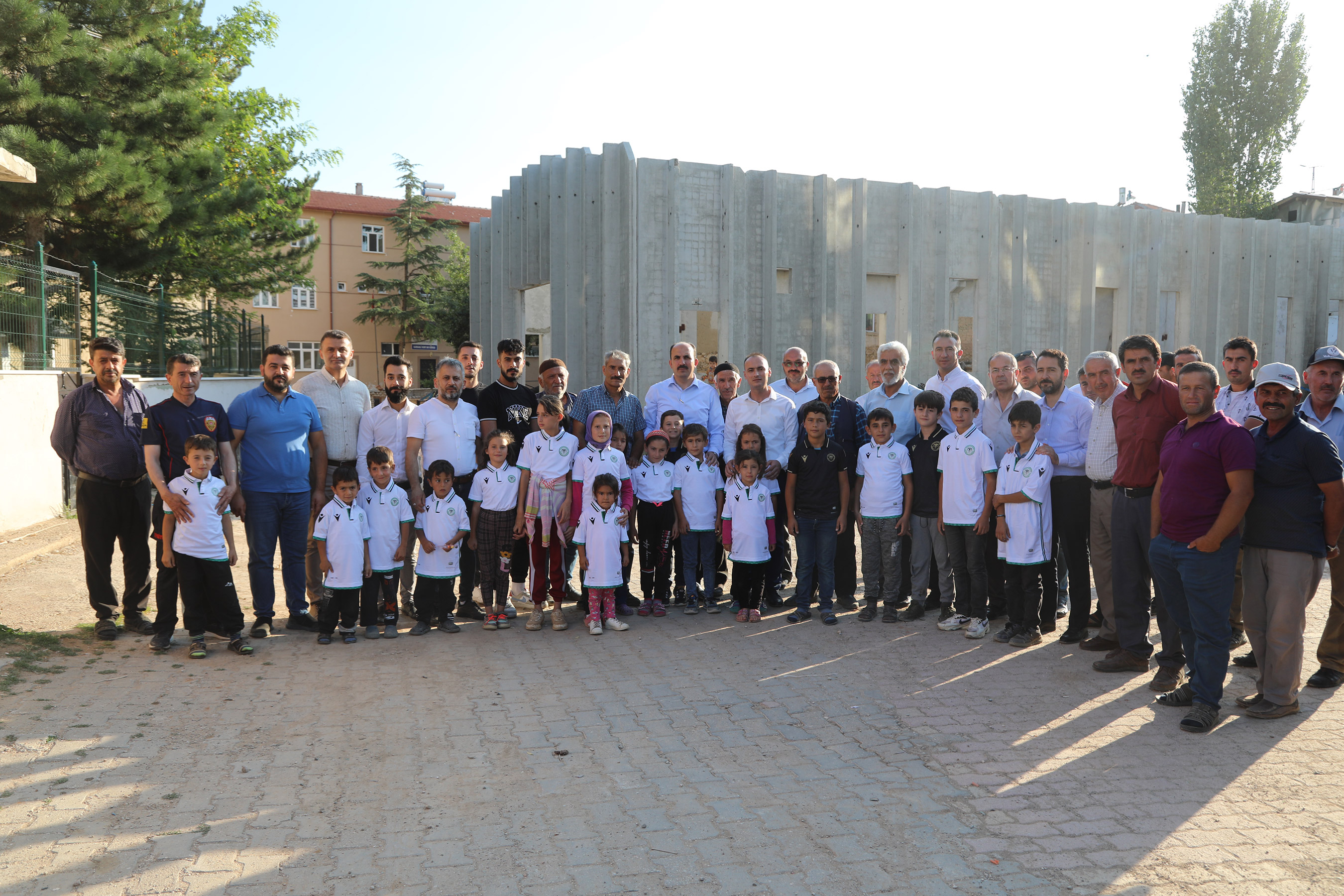 Başkan Altay Beyşehir'in Mahallelerinde Vatandaşlarla Buluştu