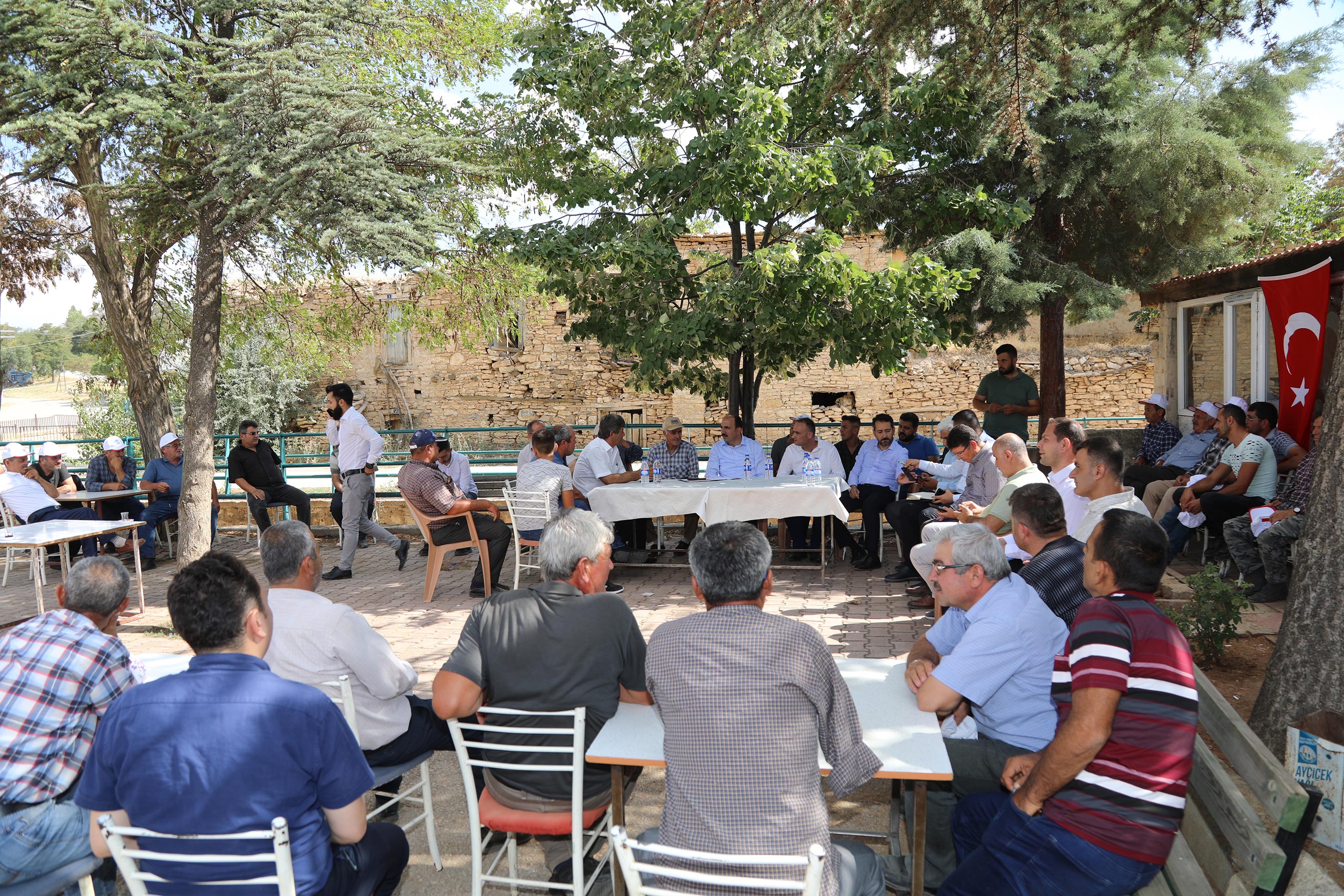 Başkan Altay Beyşehir'in Mahallelerinde Vatandaşlarla Buluştu