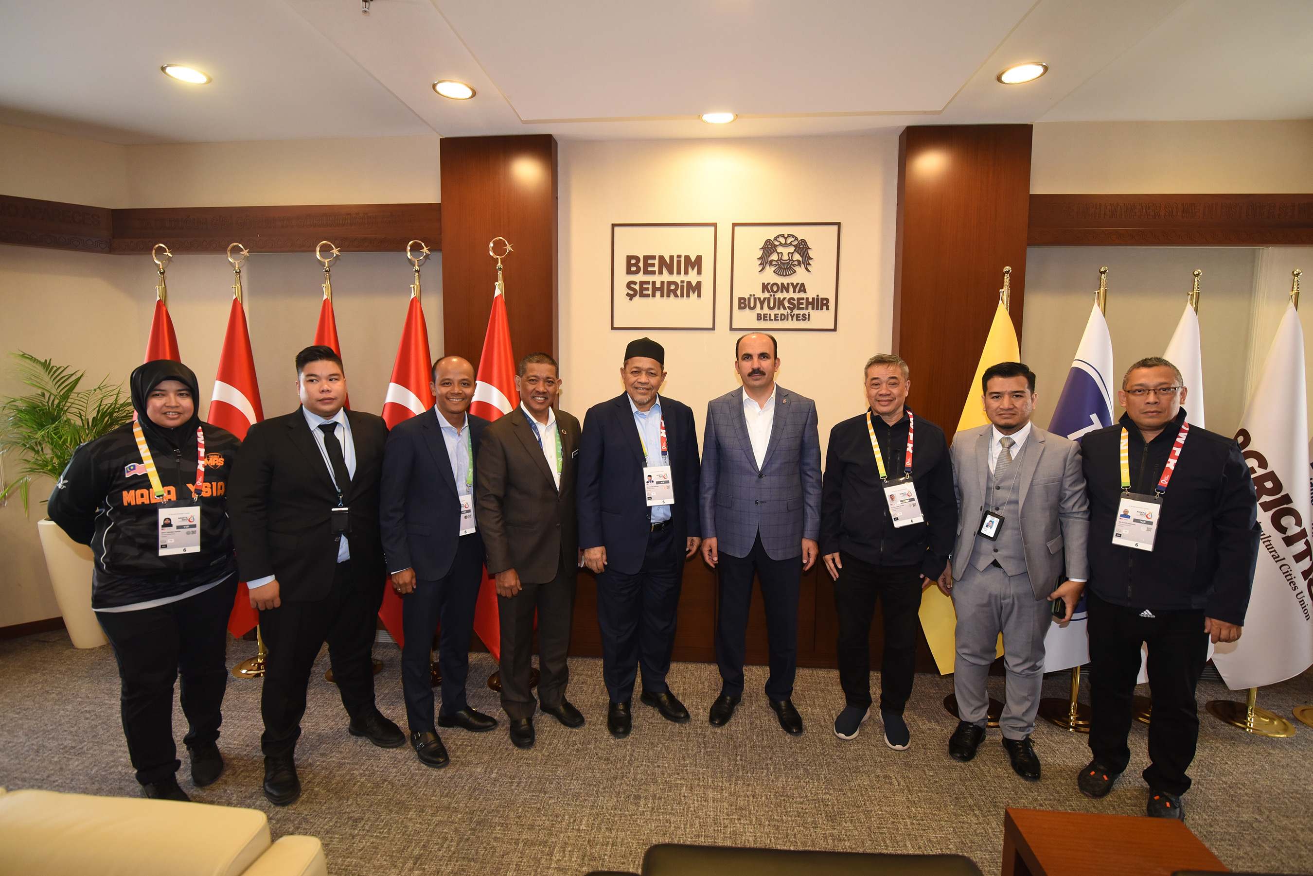 Malezya Federal Bölgeler Bakanı Bin Kassim Başkan Altay'ı Ziyaret Etti 