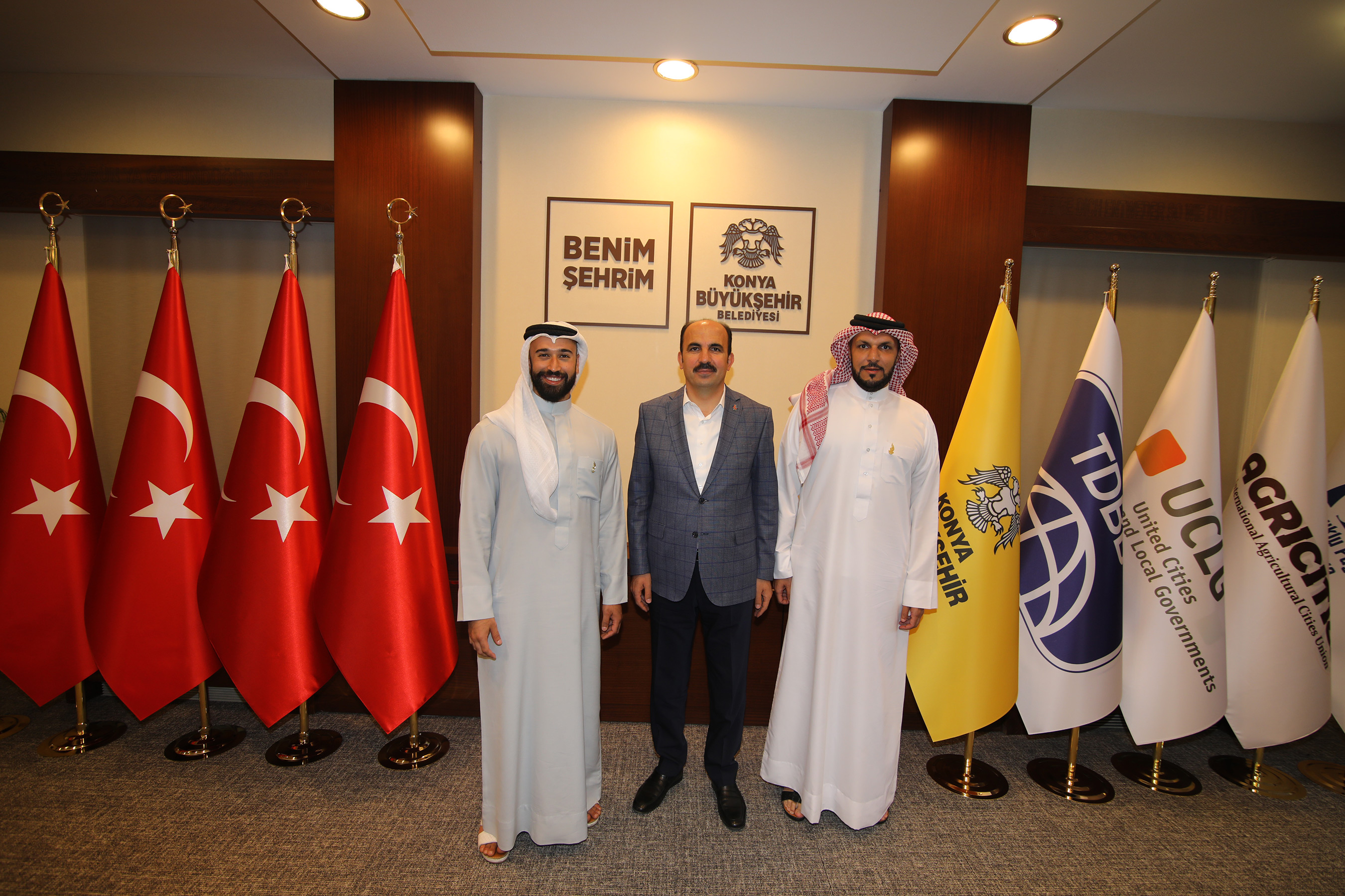 Malezya Federal Bölgeler Bakanı Bin Kassim Başkan Altay'ı Ziyaret Etti 