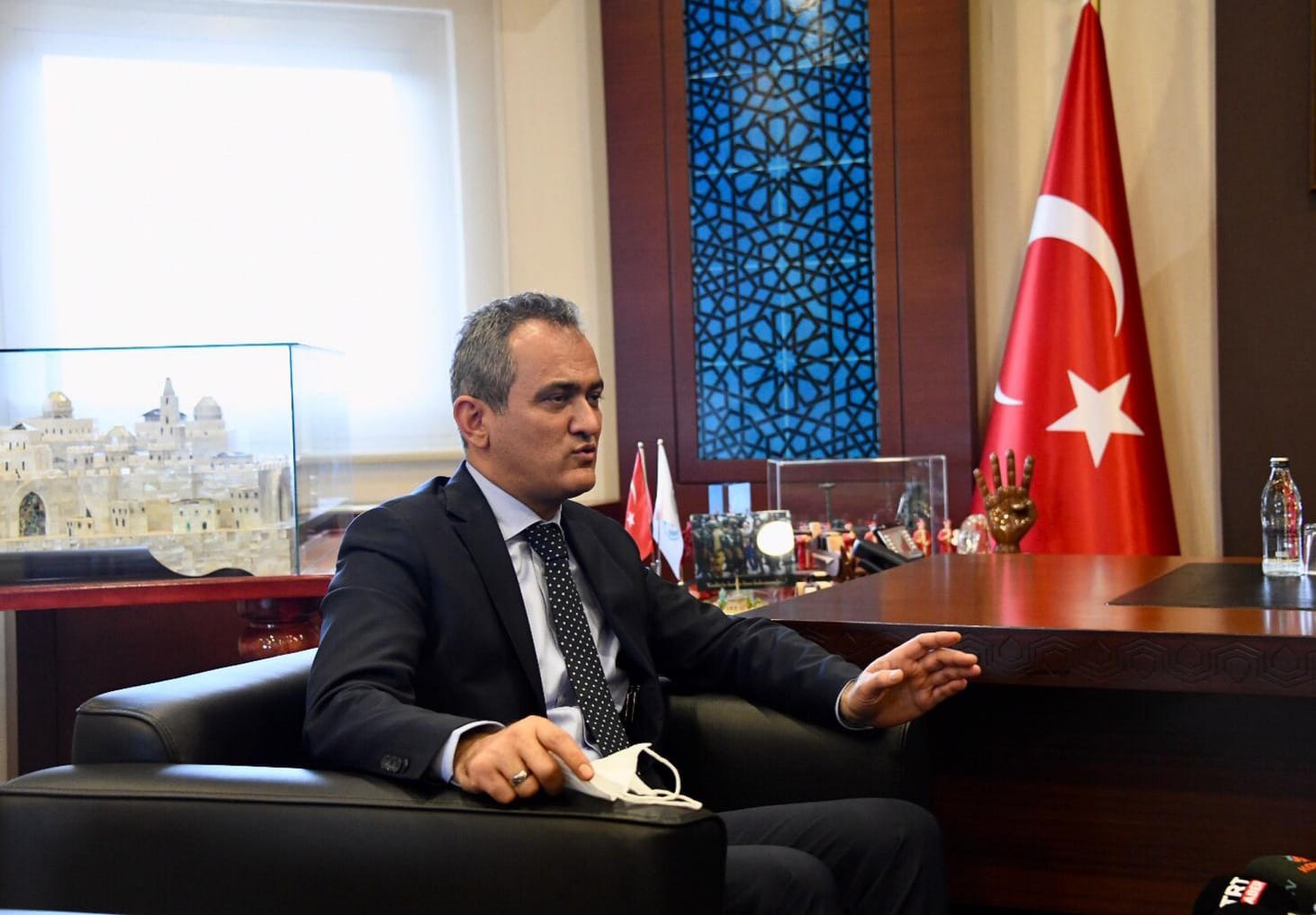 Bakan Özer Eğitime Katkısından Dolayı Başkan Altay'a Teşekkür Etti