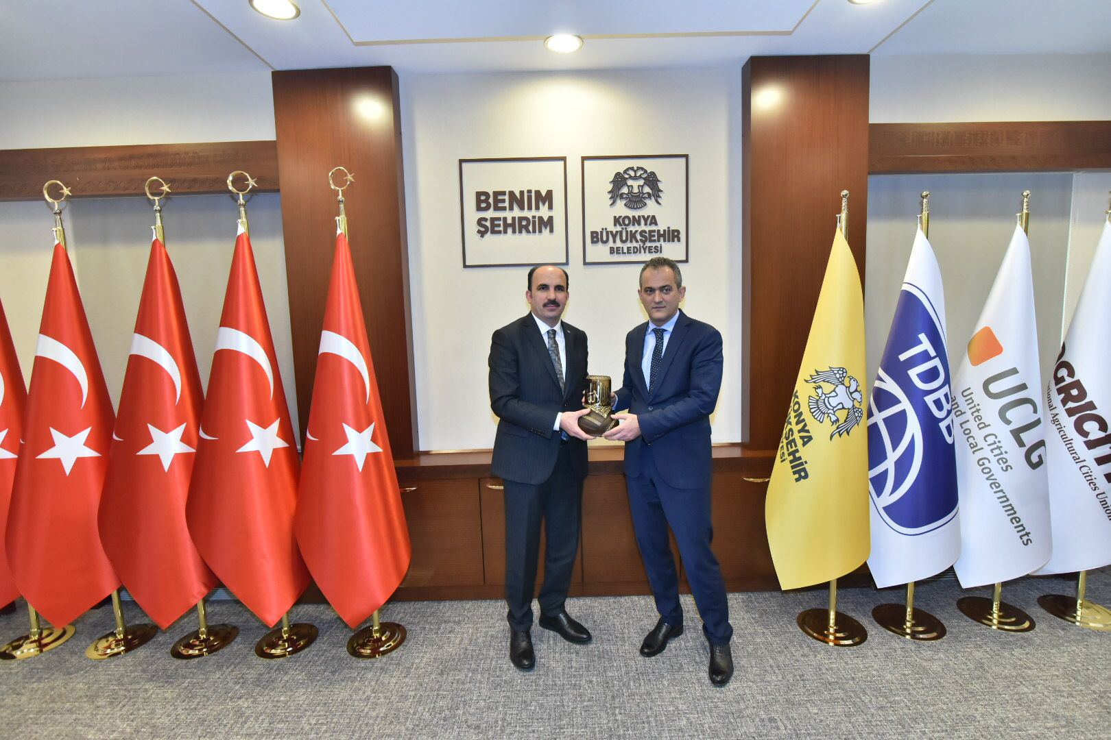 Bakan Özer Eğitime Katkısından Dolayı Başkan Altay'a Teşekkür Etti