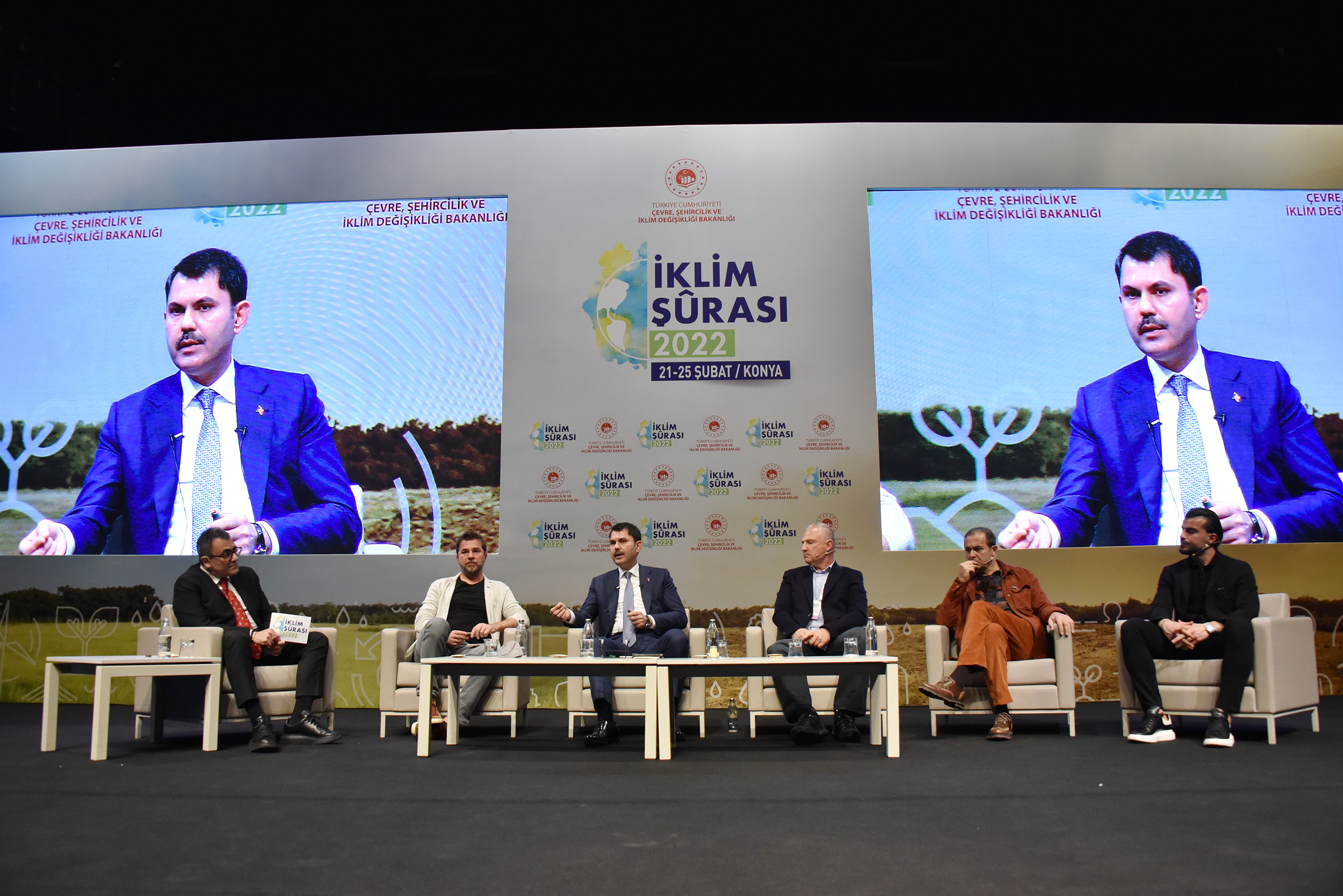 İklim Şurası'nda Ünlü İsimlerin Katılımıyla 'İlk Kim Değişiyor' Paneli Düzenlendi