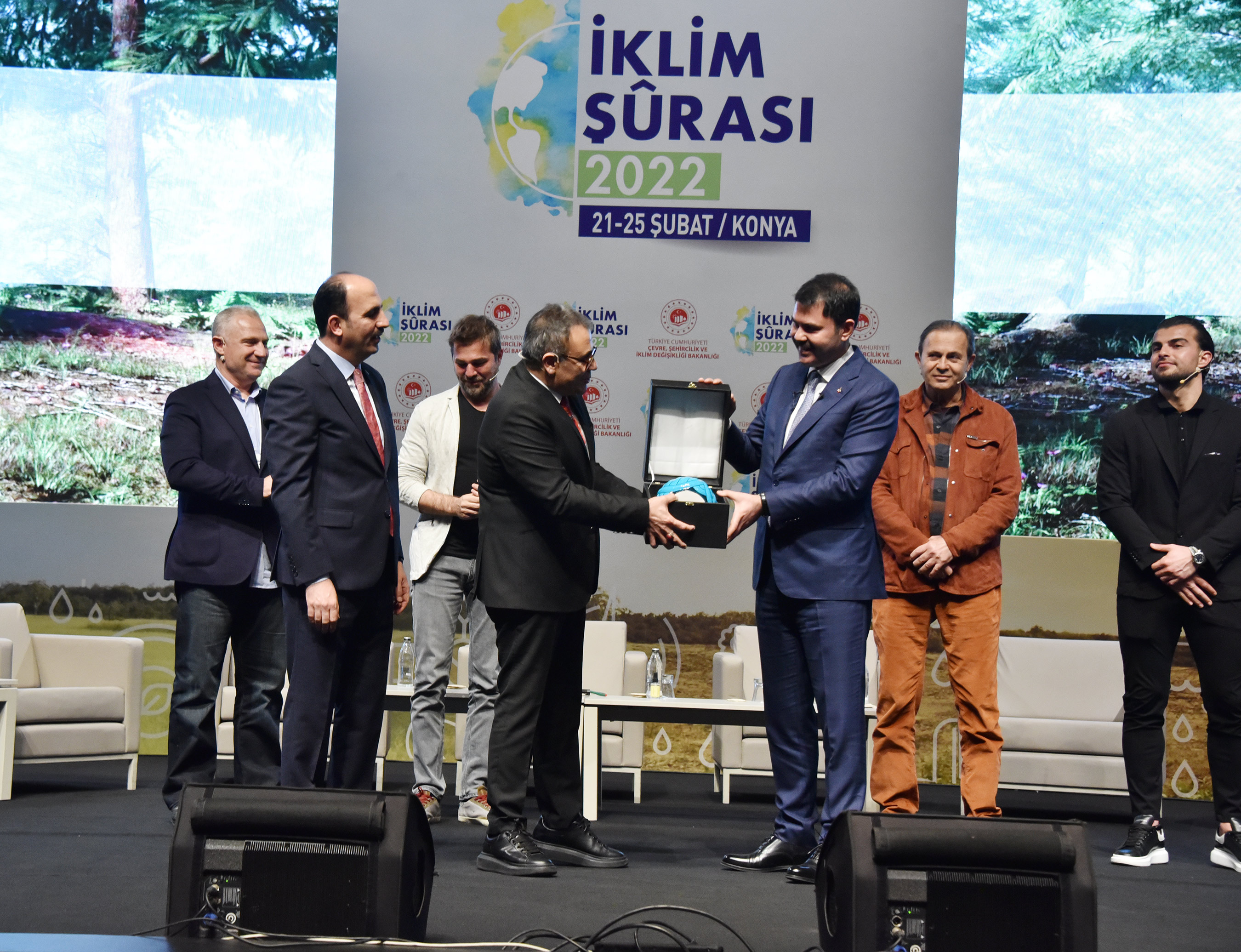 İklim Şurası'nda Ünlü İsimlerin Katılımıyla 'İlk Kim Değişiyor' Paneli Düzenlendi