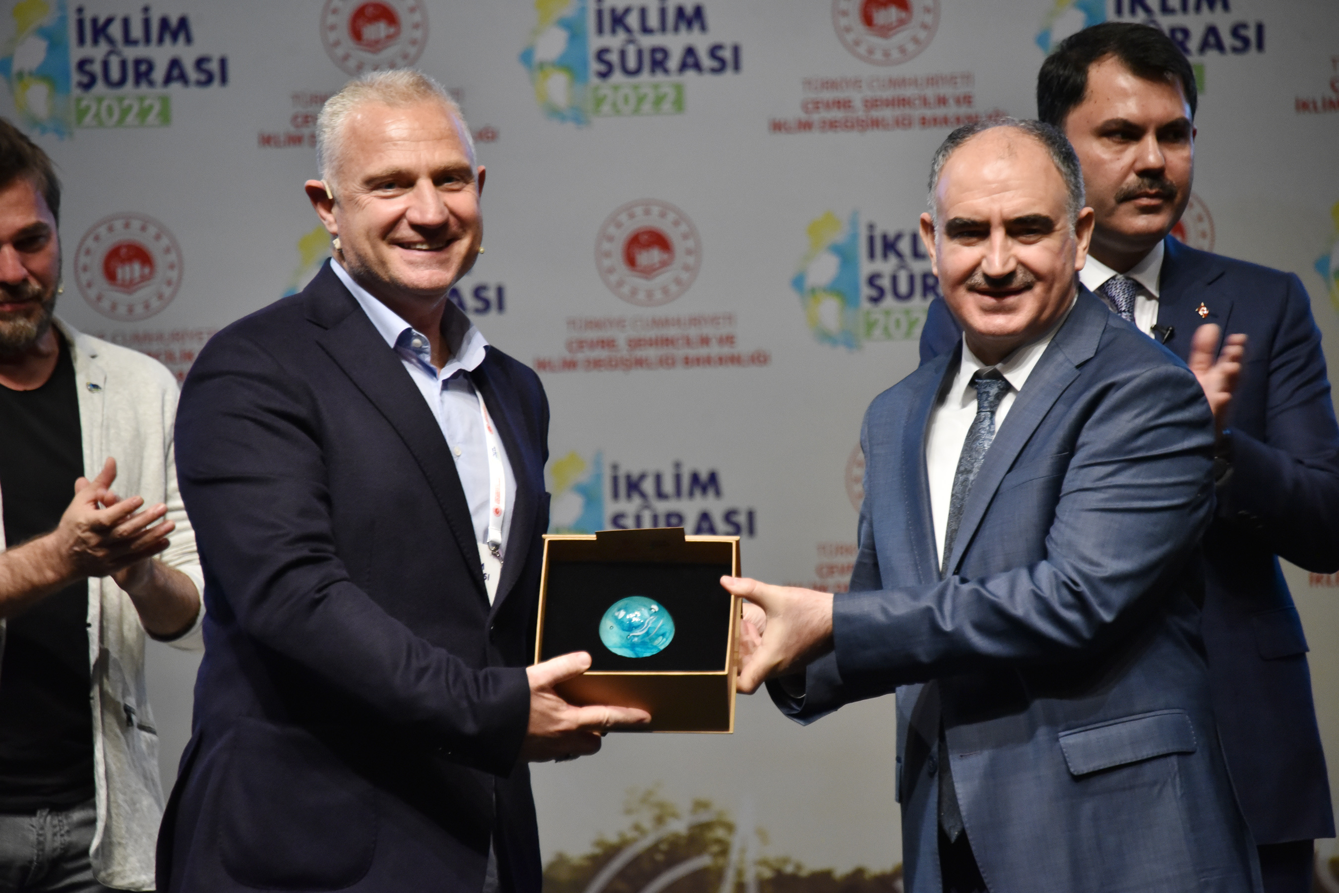 İklim Şurası'nda Ünlü İsimlerin Katılımıyla 'İlk Kim Değişiyor' Paneli Düzenlendi