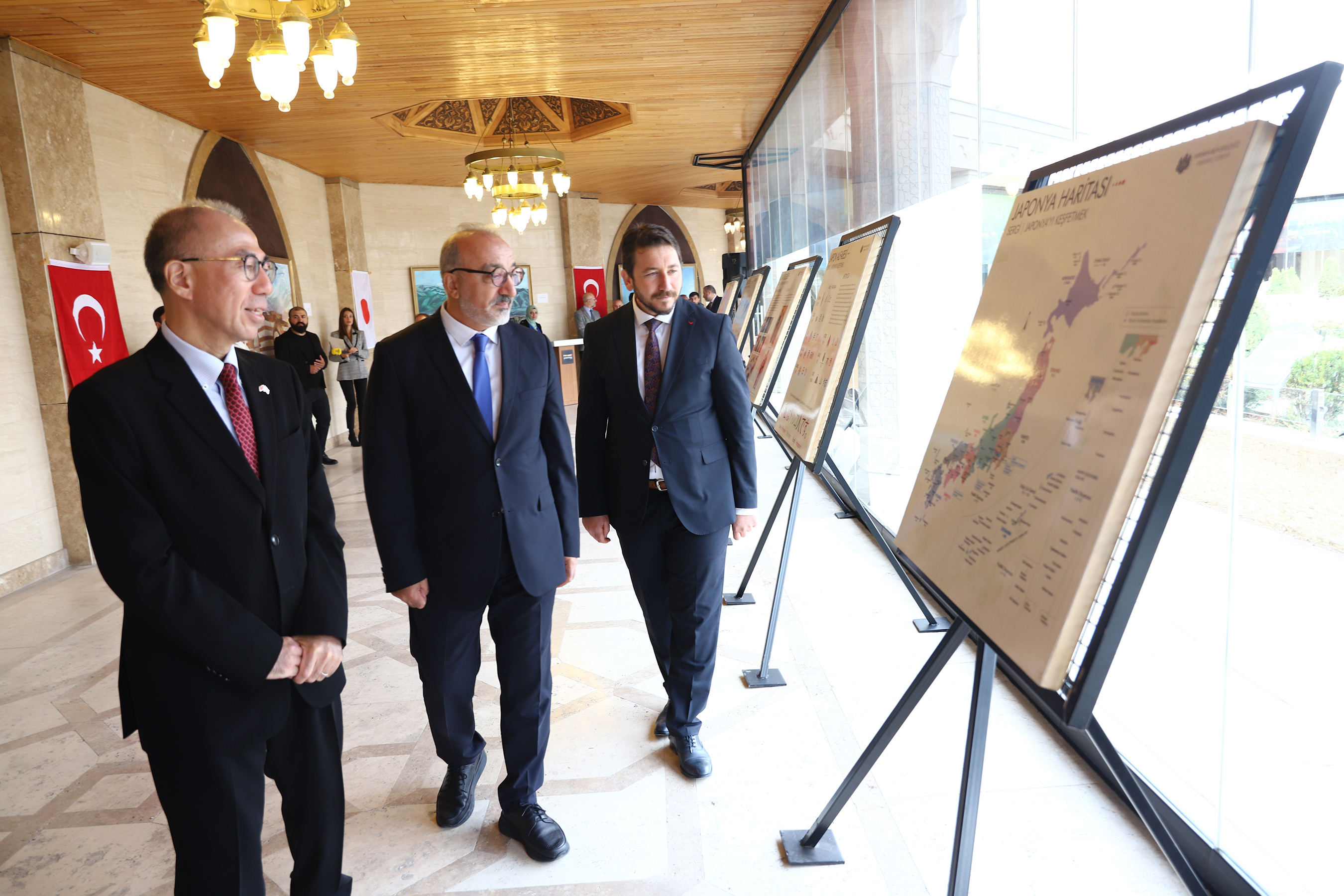 Japonya Büyükelçisi Suzuki Başkan Altay'la Buluştu