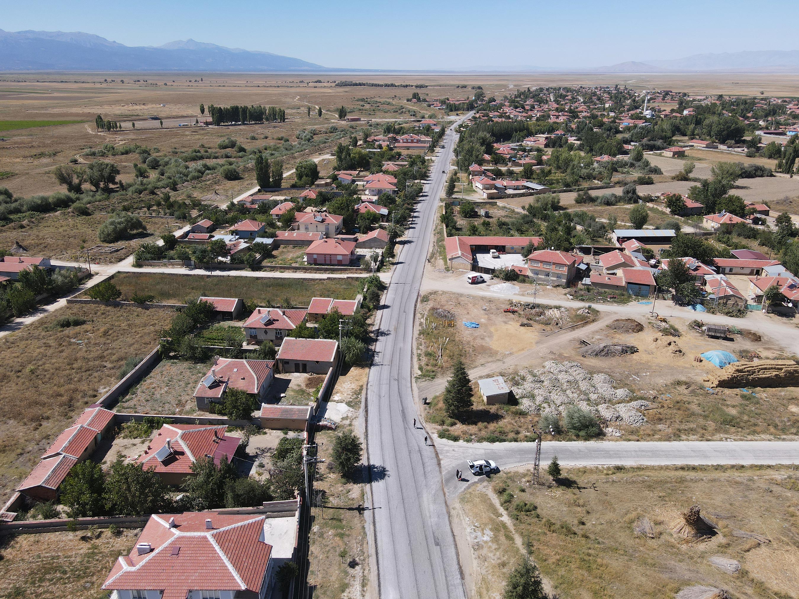 Konya Büyükşehir'den Akşehir Mahalle Yollarına 23 Milyonluk Yatırım