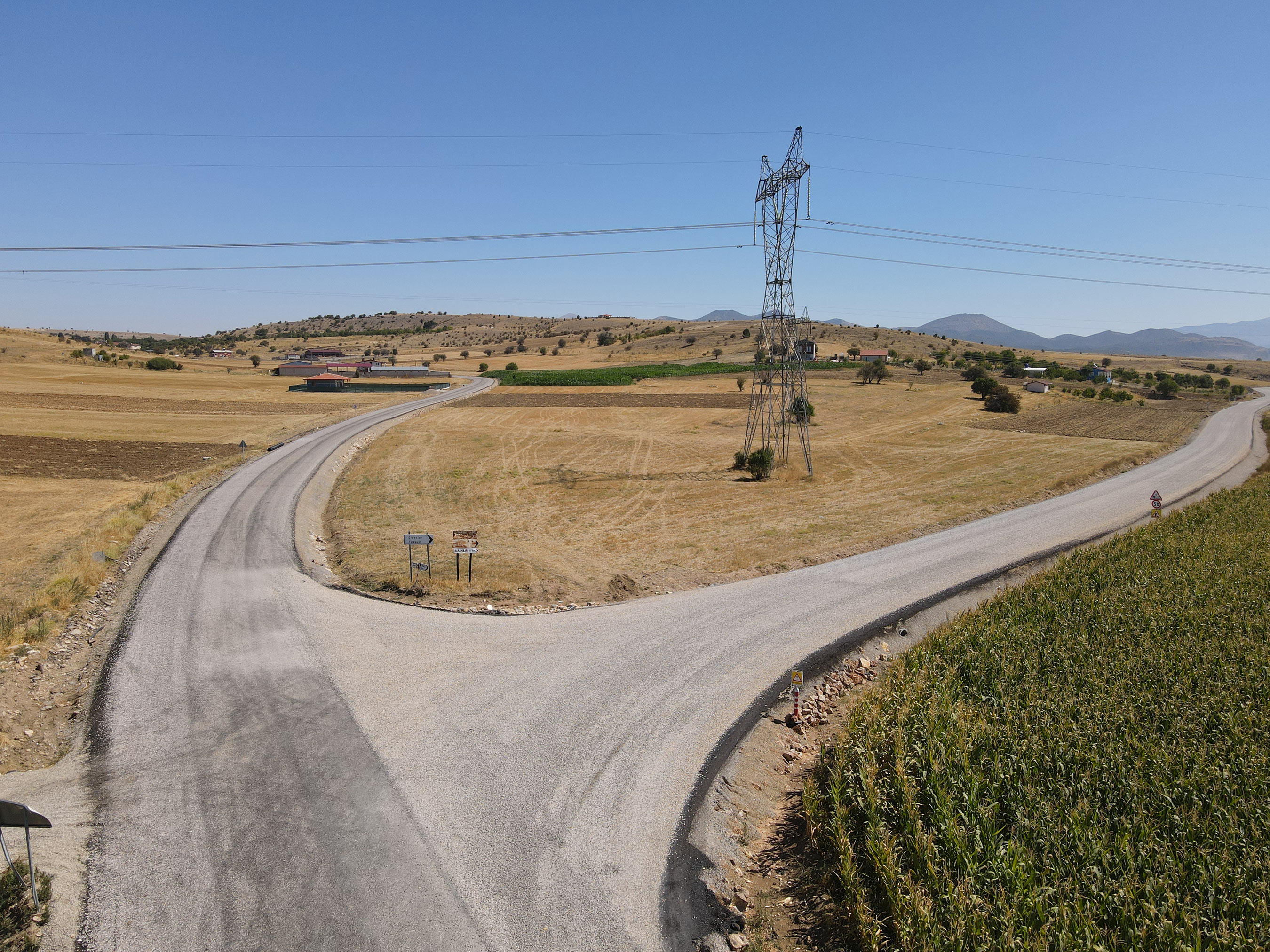 Konya Büyükşehir'den Beyşehir'e 20.7 KM Daha Mahalle Yolu 