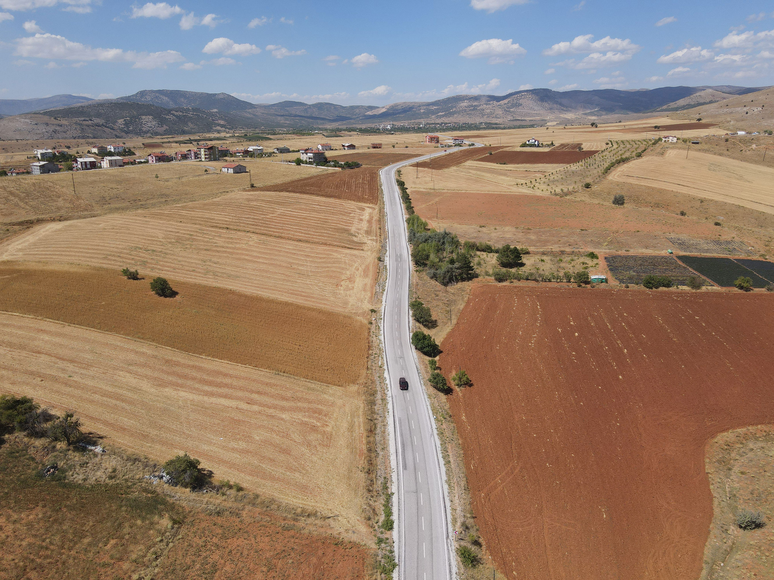 Konya Büyükşehir Hüyük'e 40.2 Km Daha Mahalle Yolu Kazandırdı