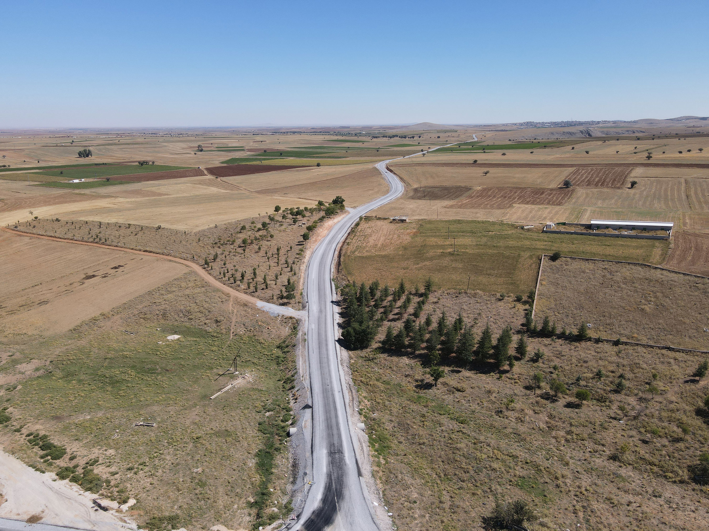 Konya Büyükşehir Kadınhanı'na 51,6 KM Mahalle Yolu Daha Kazandırdı