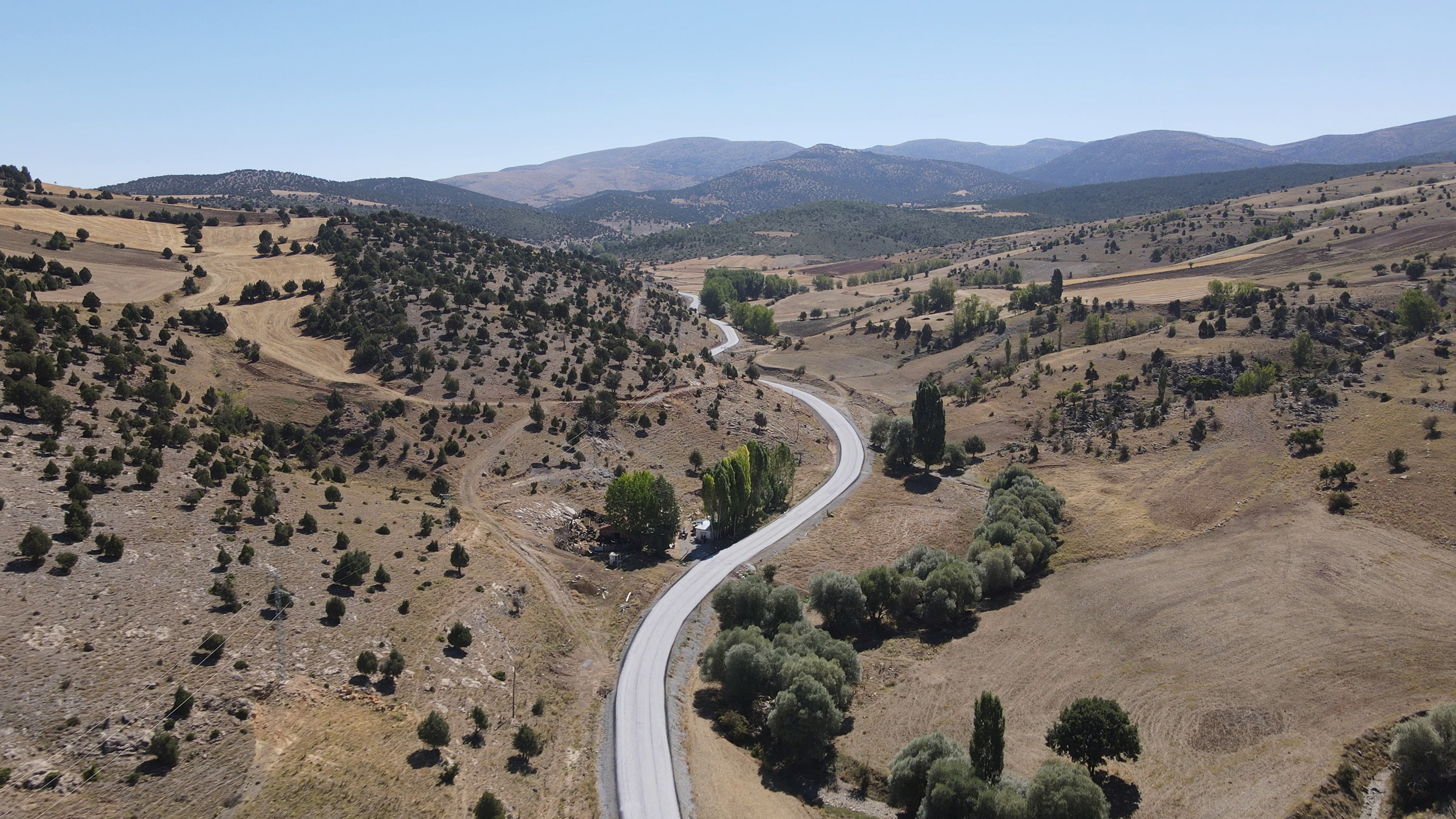 Konya Büyükşehir Kadınhanı'na 51,6 KM Mahalle Yolu Daha Kazandırdı