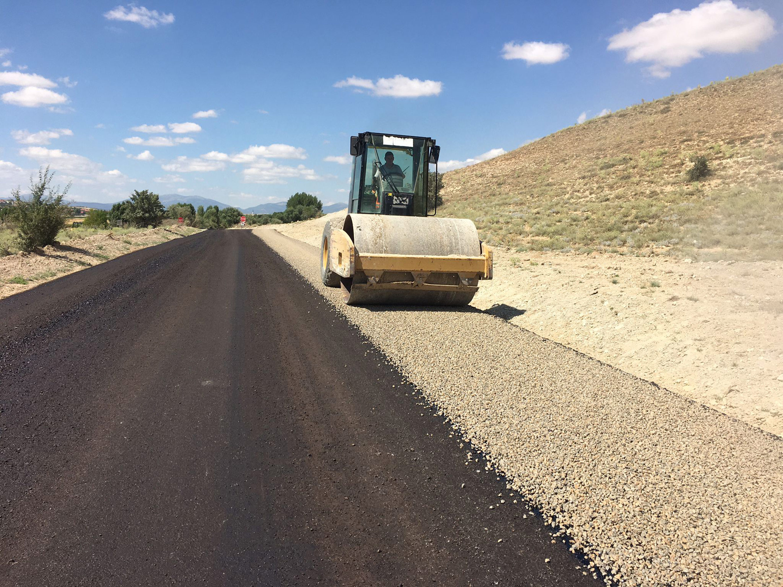Konya Büyükşehir Ilgın'da Mahalle Yolu Standardını Yükseltiyor