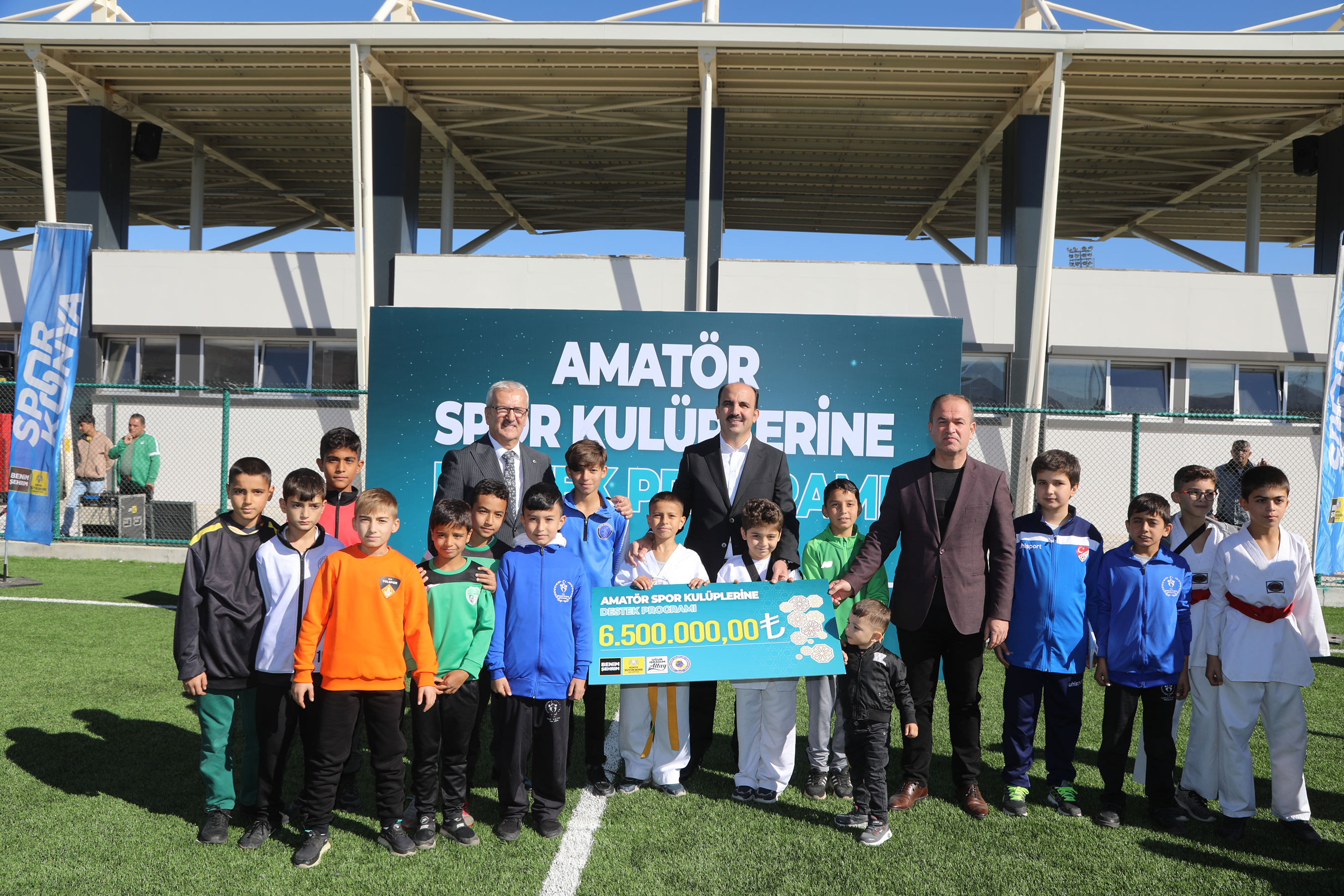 Başkan Altay Amatör Spor Kulüplerine 6,5 Milyon Liralık Malzeme Desteğinde Bulundu 