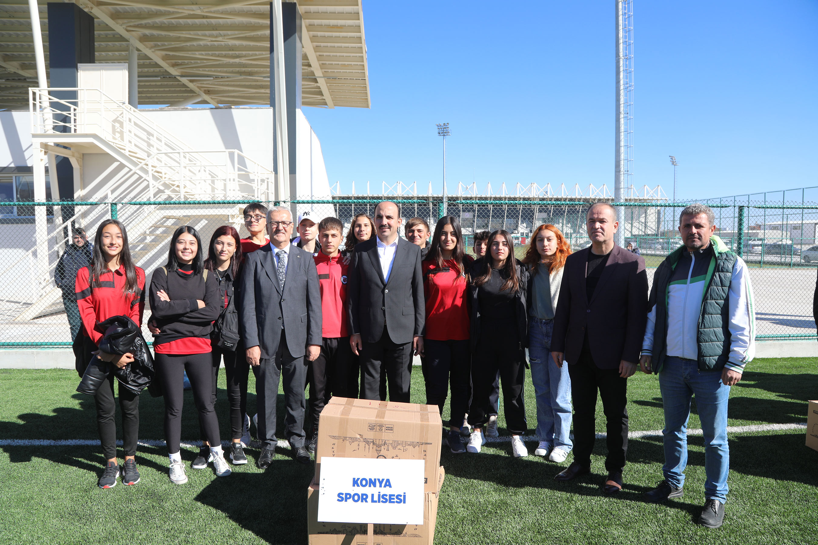 Başkan Altay Amatör Spor Kulüplerine 6,5 Milyon Liralık Malzeme Desteğinde Bulundu 