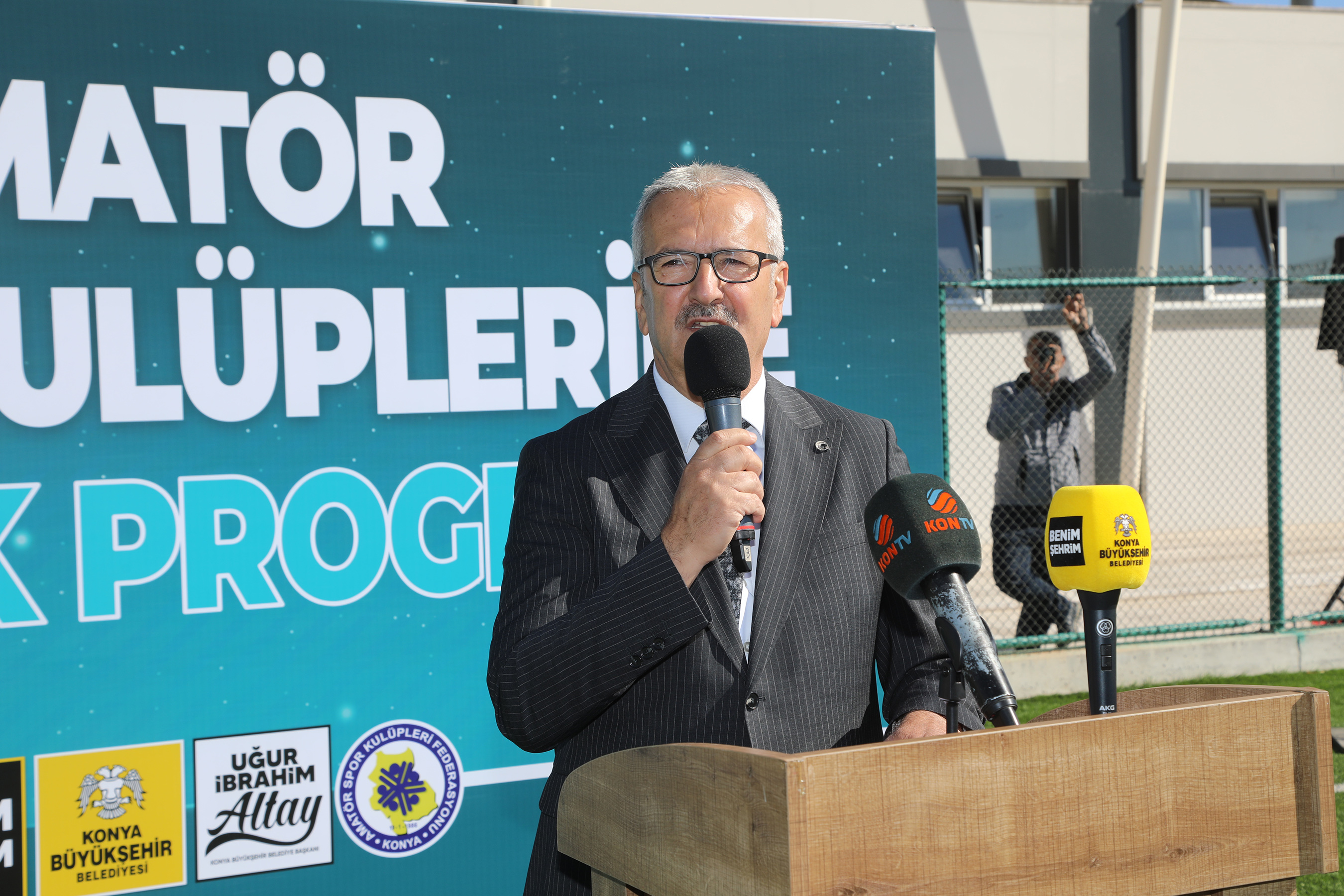 Başkan Altay Amatör Spor Kulüplerine 6,5 Milyon Liralık Malzeme Desteğinde Bulundu 