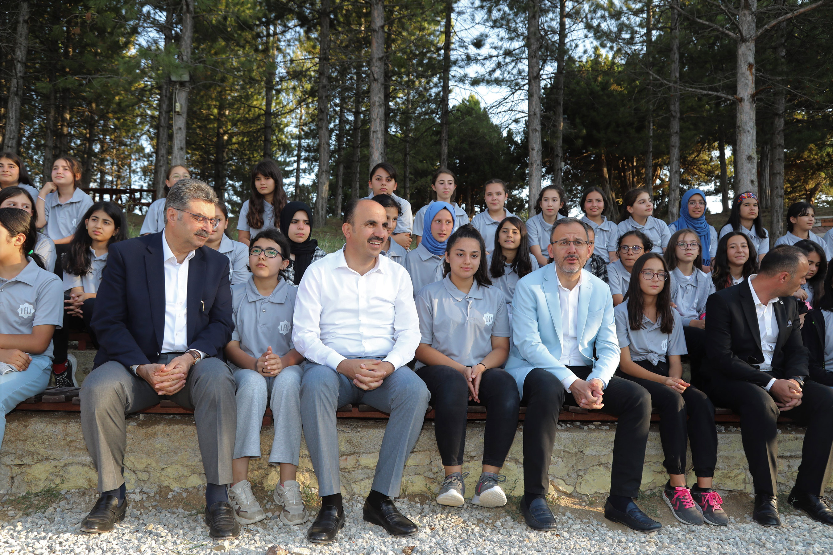 Bakan Kasapoğlu Atabey Gençlik Kampı'nda Gençlerle Buluştu
