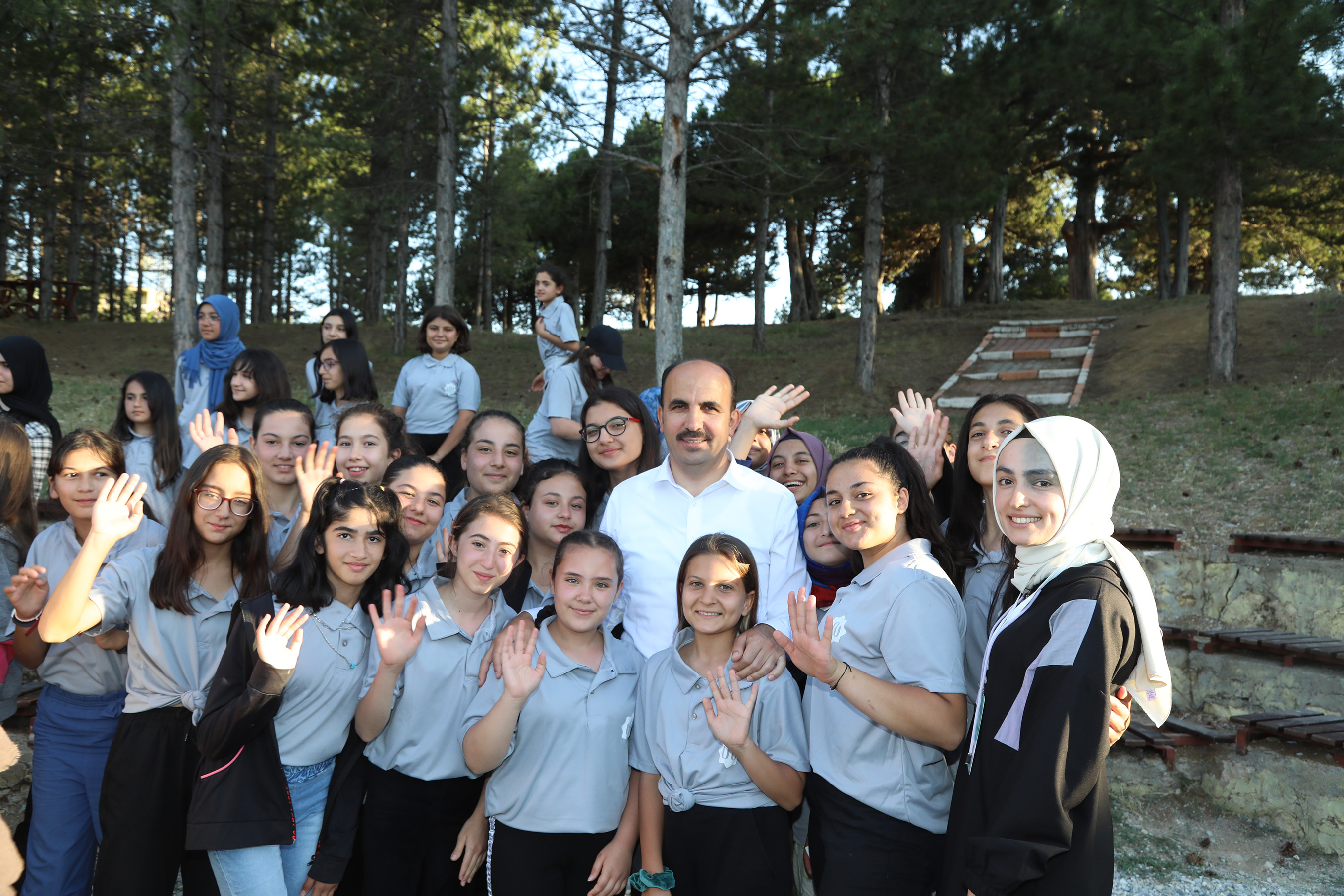 Bakan Kasapoğlu Atabey Gençlik Kampı'nda Gençlerle Buluştu