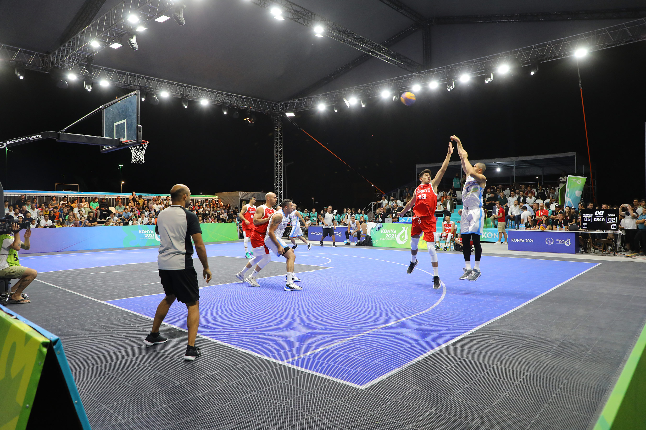Bakan Kasapoğlu ve Başkan Altay Voleybol Milli Takımının Sevincine Ortak Oldu