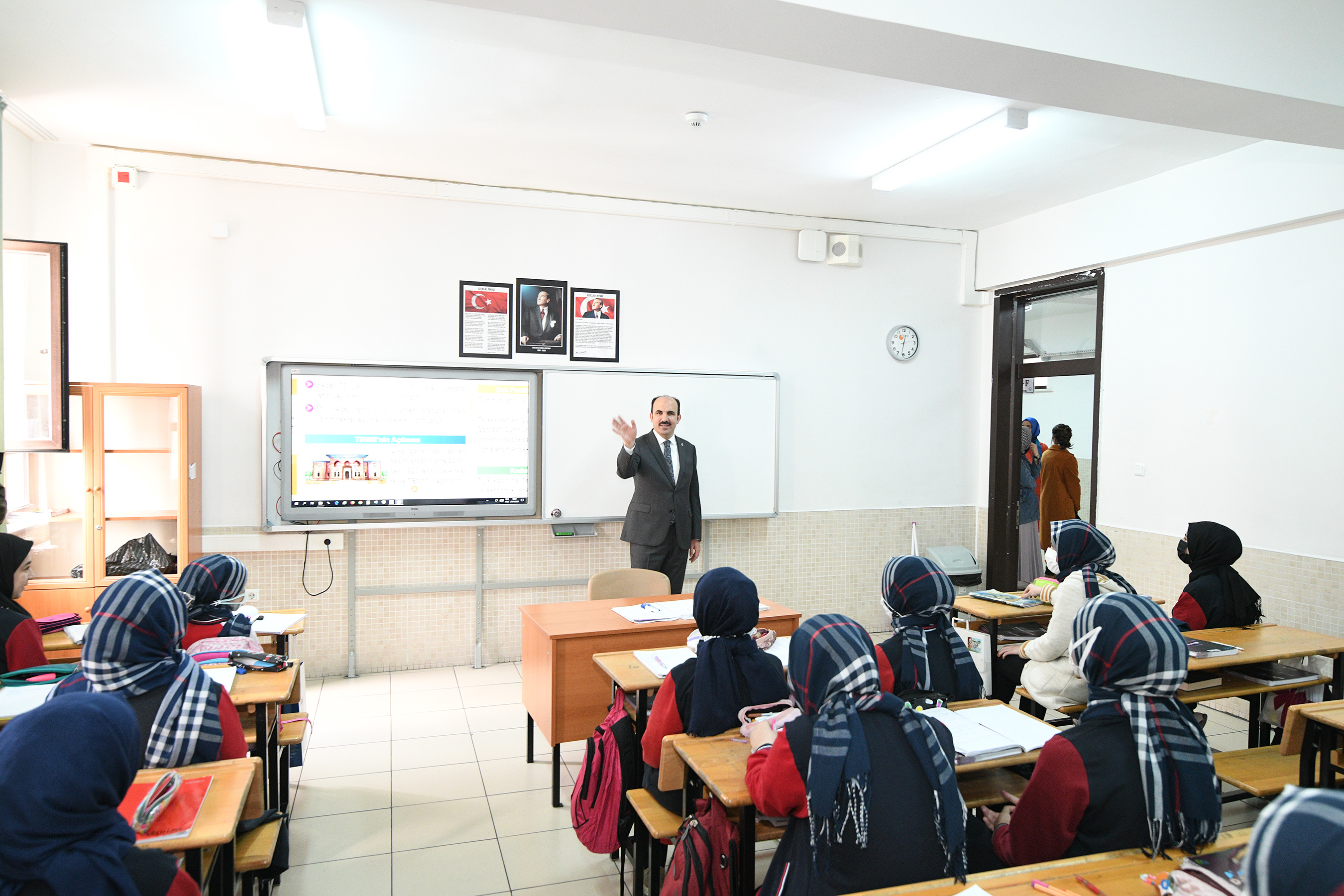 Başkan Altay: 'Gençlerle Aramızda Çok Güzel Bir Muhabbet Var'