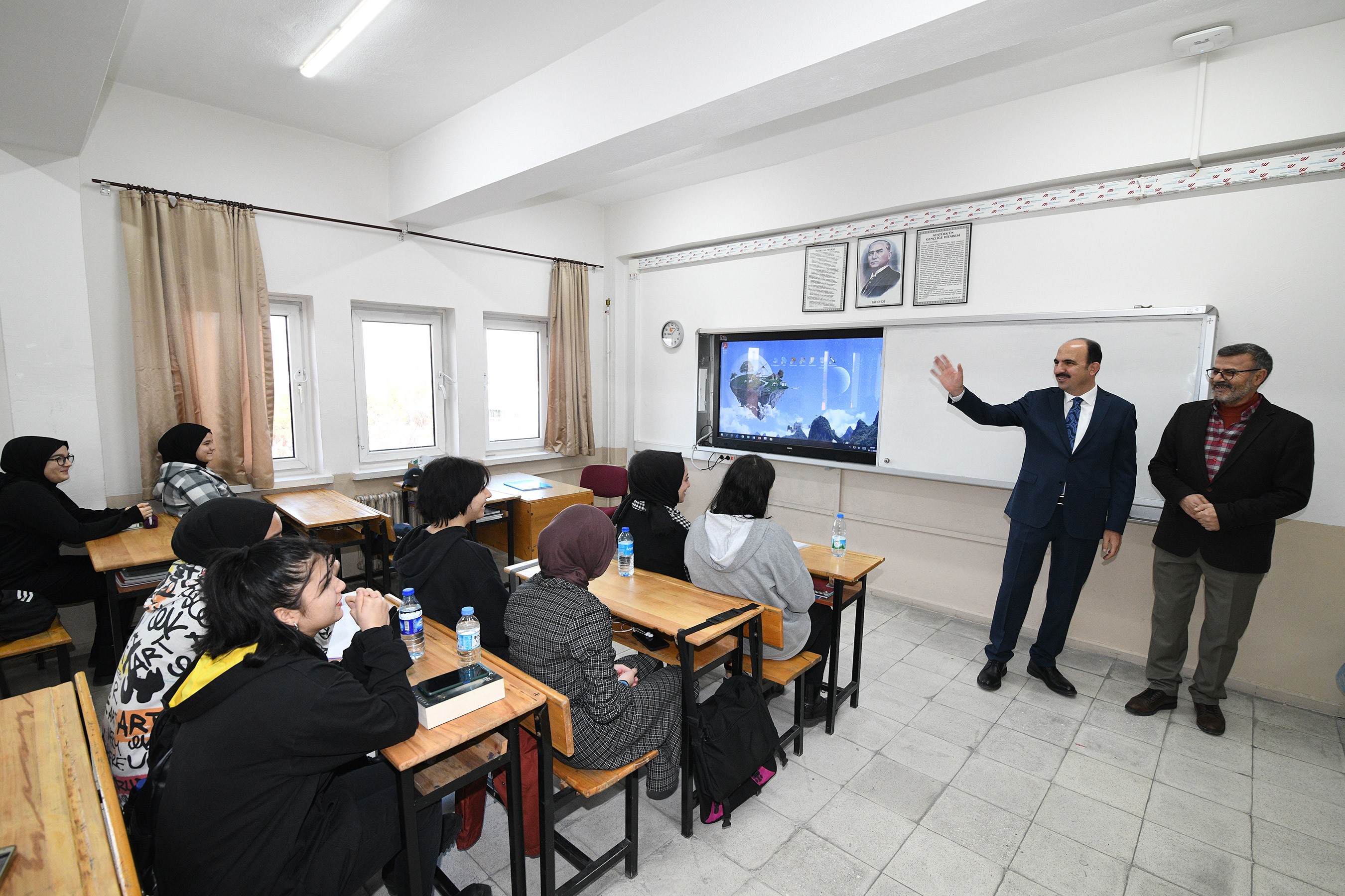 Başkan Altay: 'Yarınlarımızı İnşa Edecek Gençlerimize Güveniyorum'