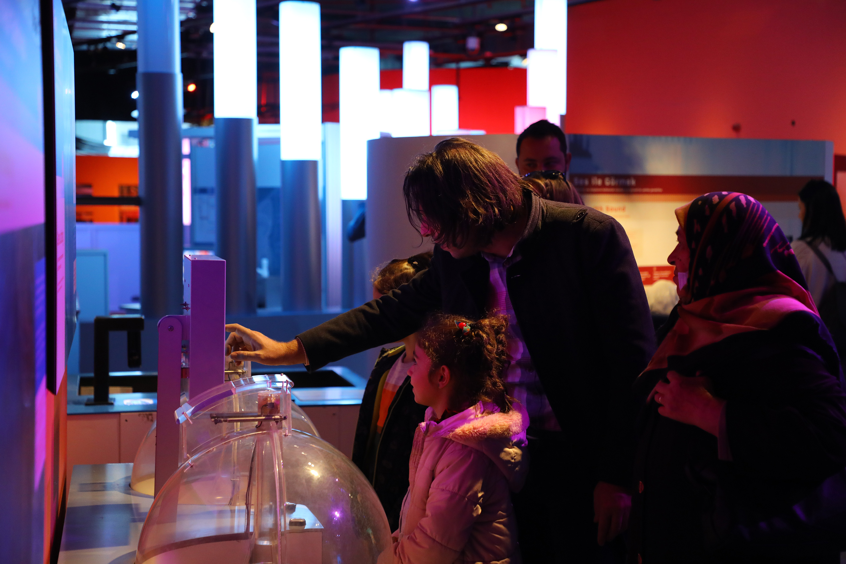 Konya Bilim Merkezi Aileleri ve Öğrencileri Bilimle Buluşturuyor