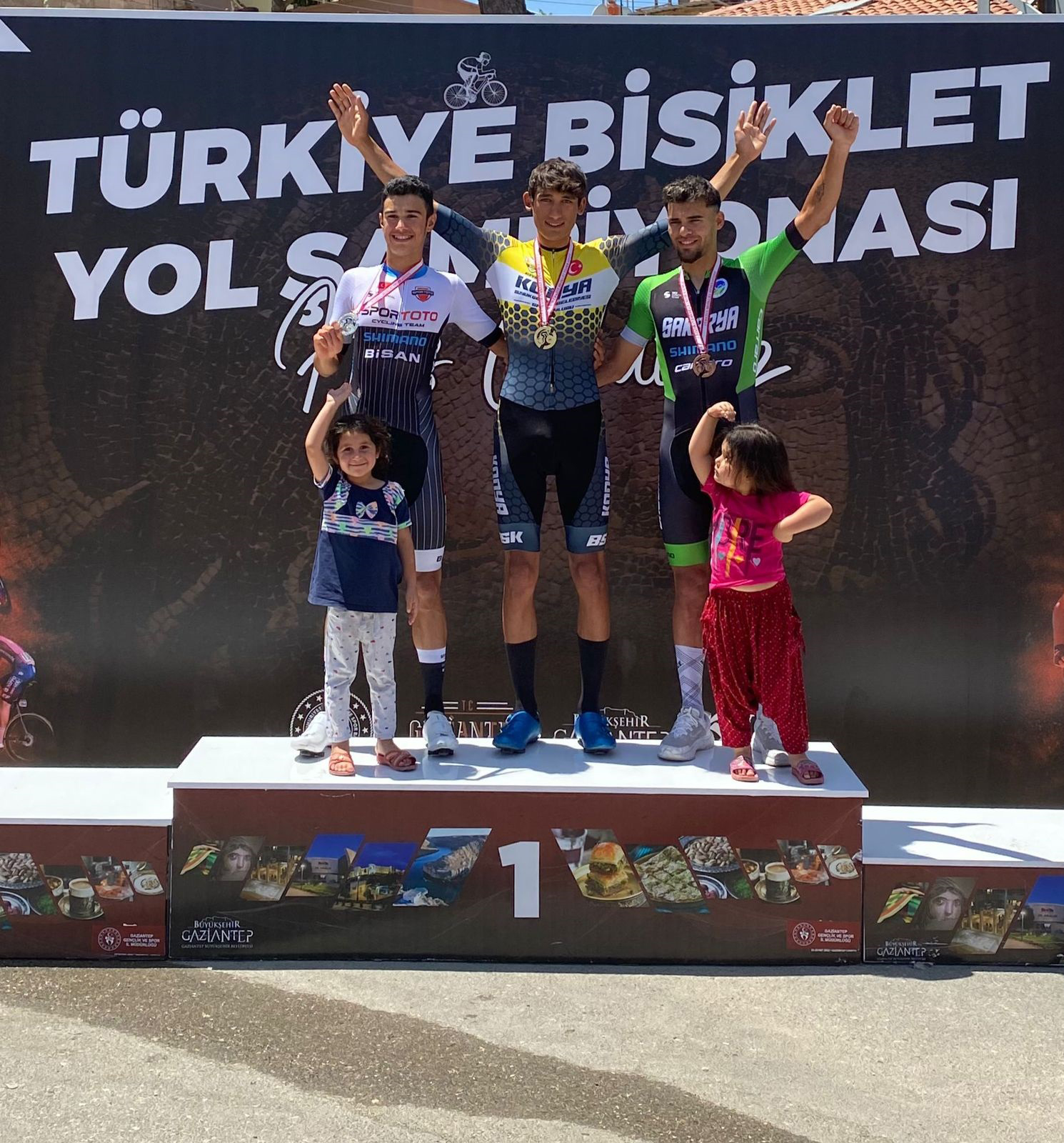 Büyükşehir Belediyesporlu Bisikletçiden Altın Madalya 