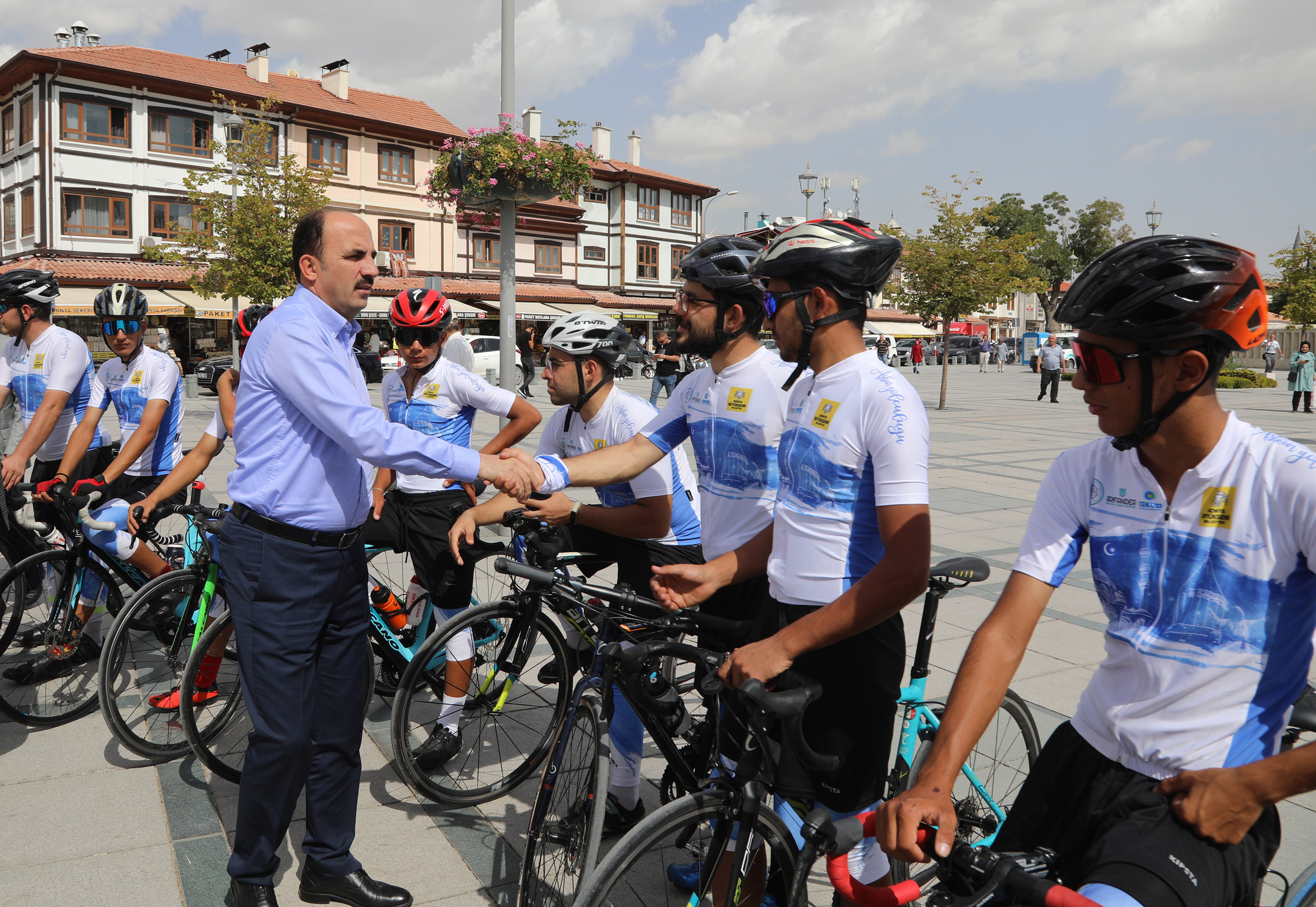 İstanbul'dan Konya'ya Pedal Çevirdiler