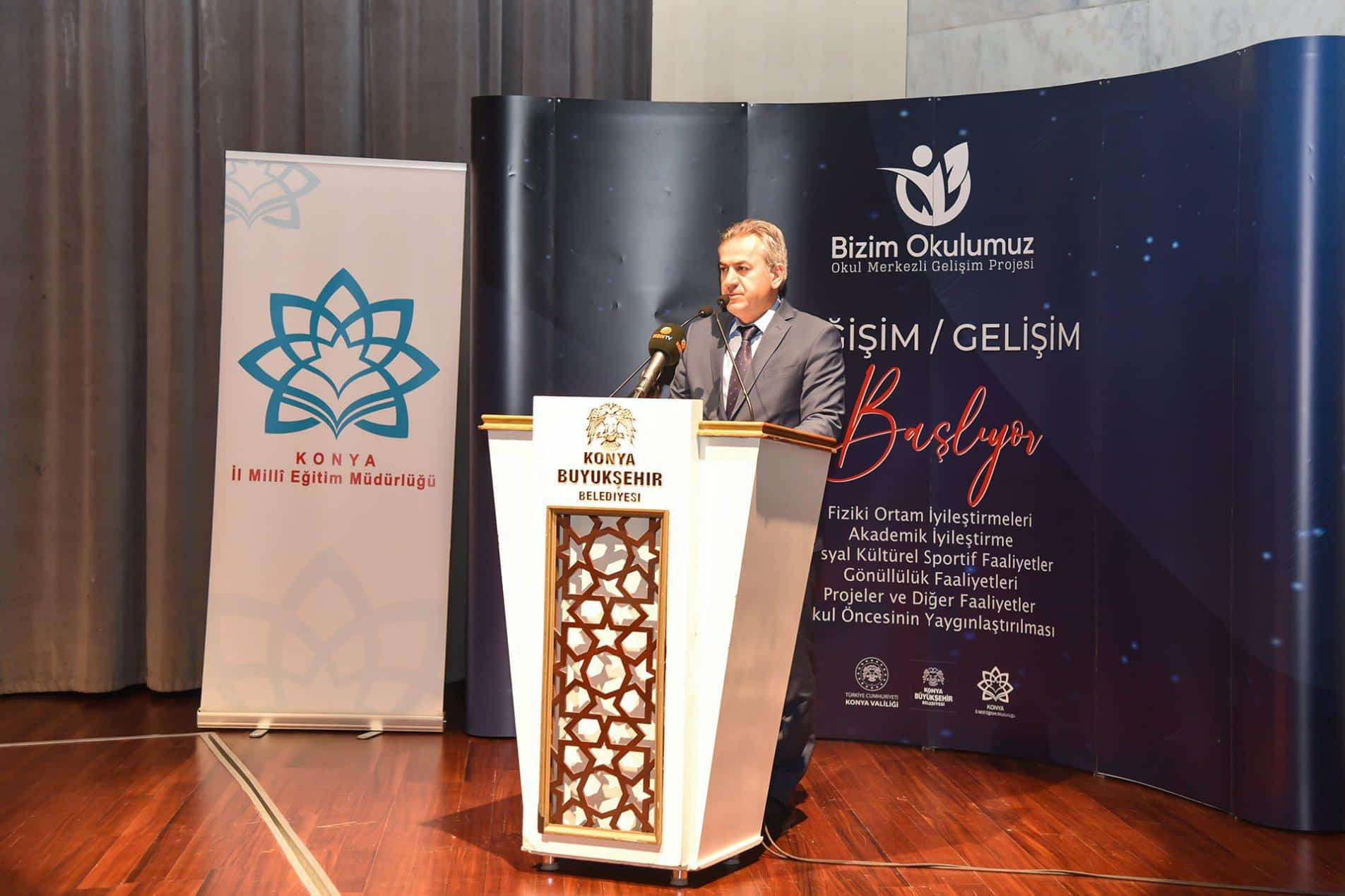 'Bizim Okulumuz' ve 'Başarmaya Hazırım' Projeleri Tanıtıldı