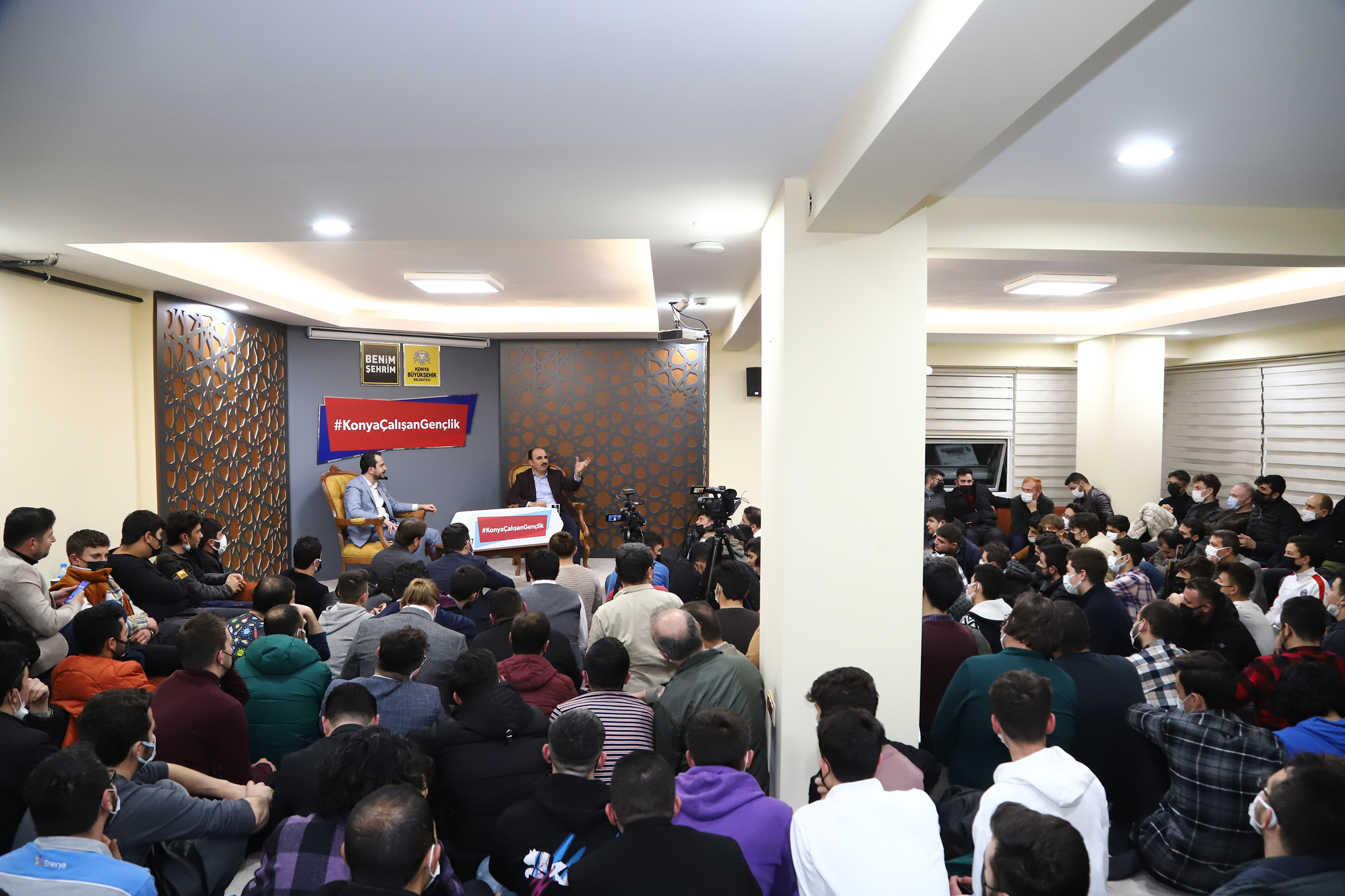 Başkan Altay Çalışan Gençlerle Buluştu