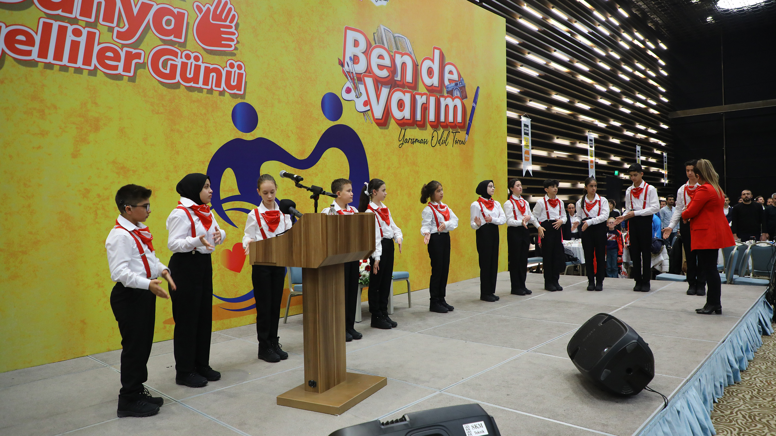 Konya'daki Engelli Derneklerinin Üyeleri Engelliler Günü Programında Buluştu