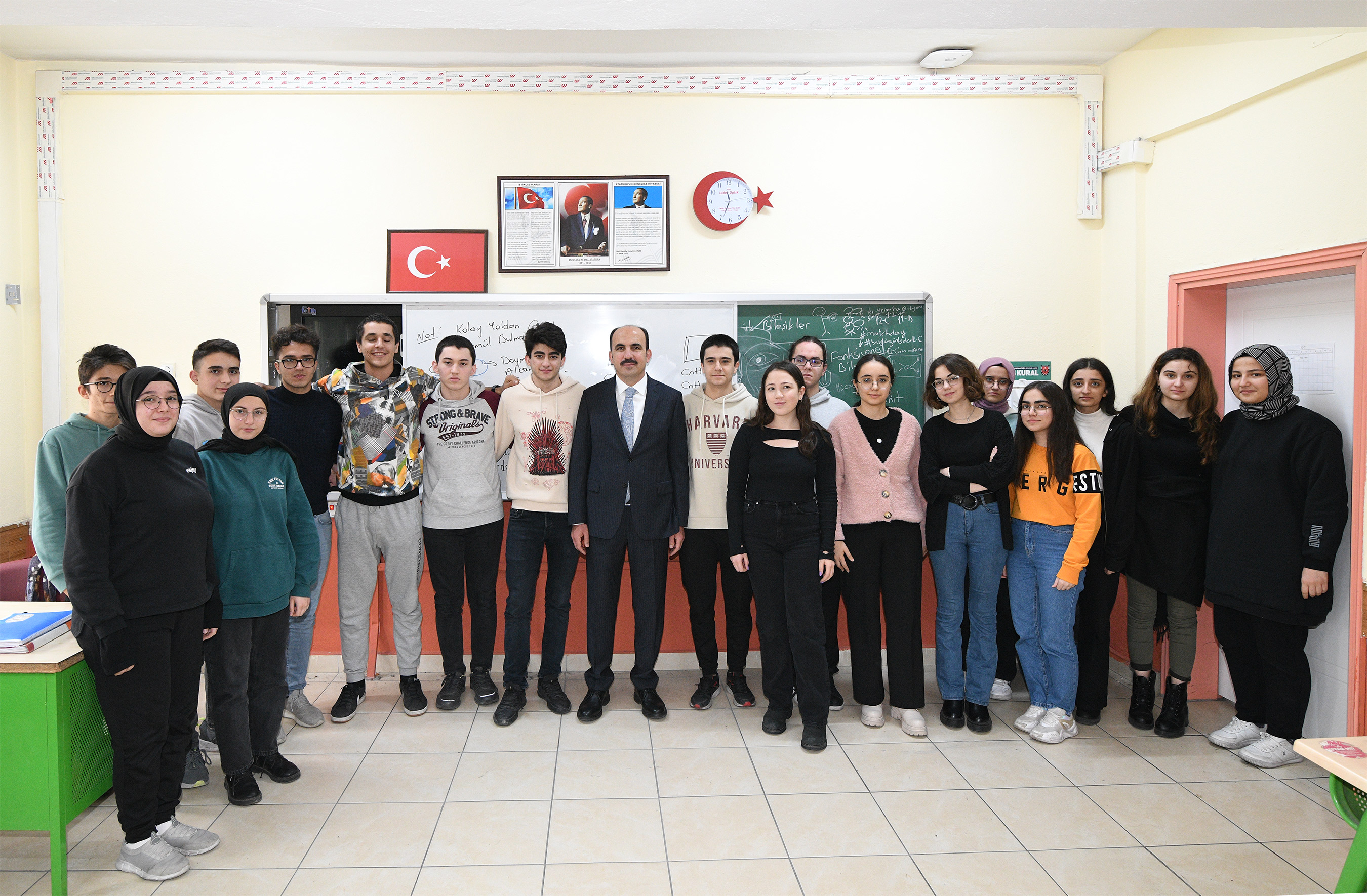Başkan Altay Meram Fen Lisesi Öğrencileriyle Buluştu