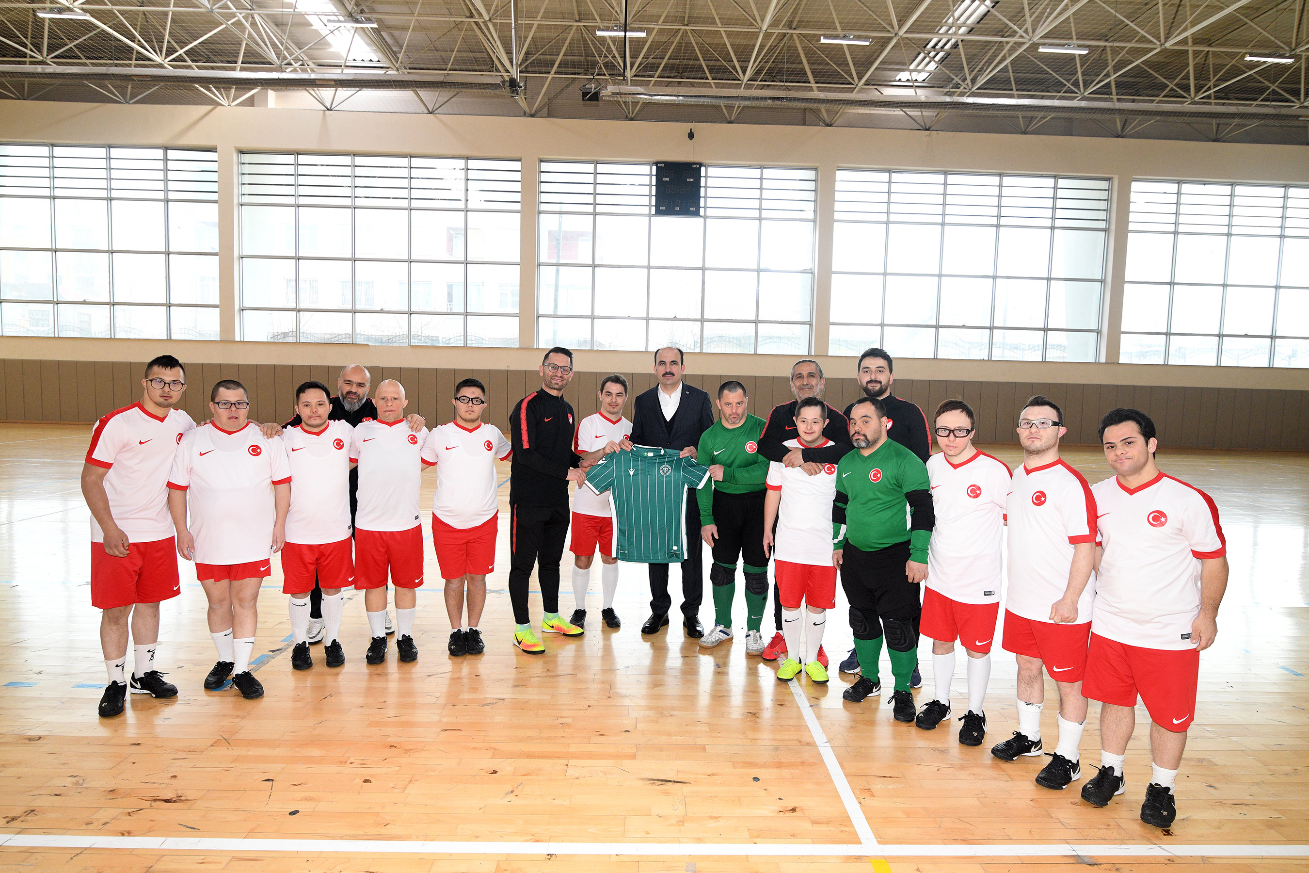Başkan Altay Down Sendromlular Futsal Milli Takımı Kampını Ziyaret Etti