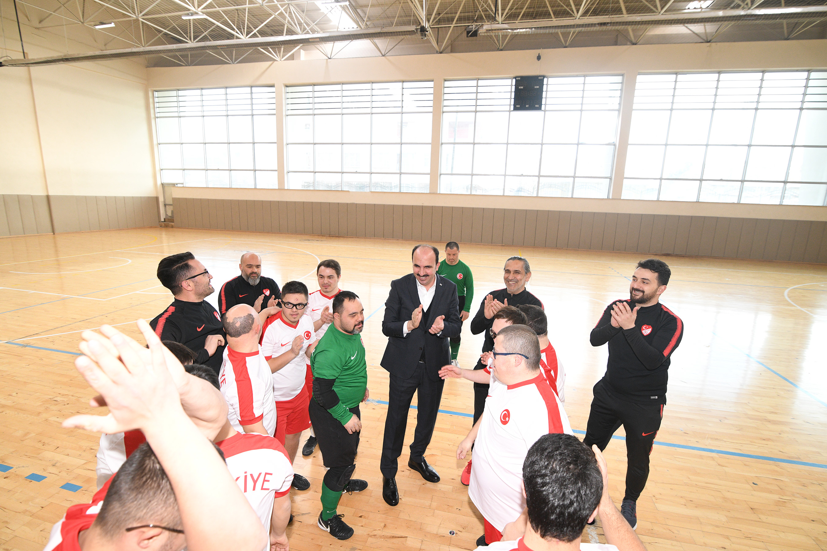 Başkan Altay Down Sendromlular Futsal Milli Takımı Kampını Ziyaret Etti