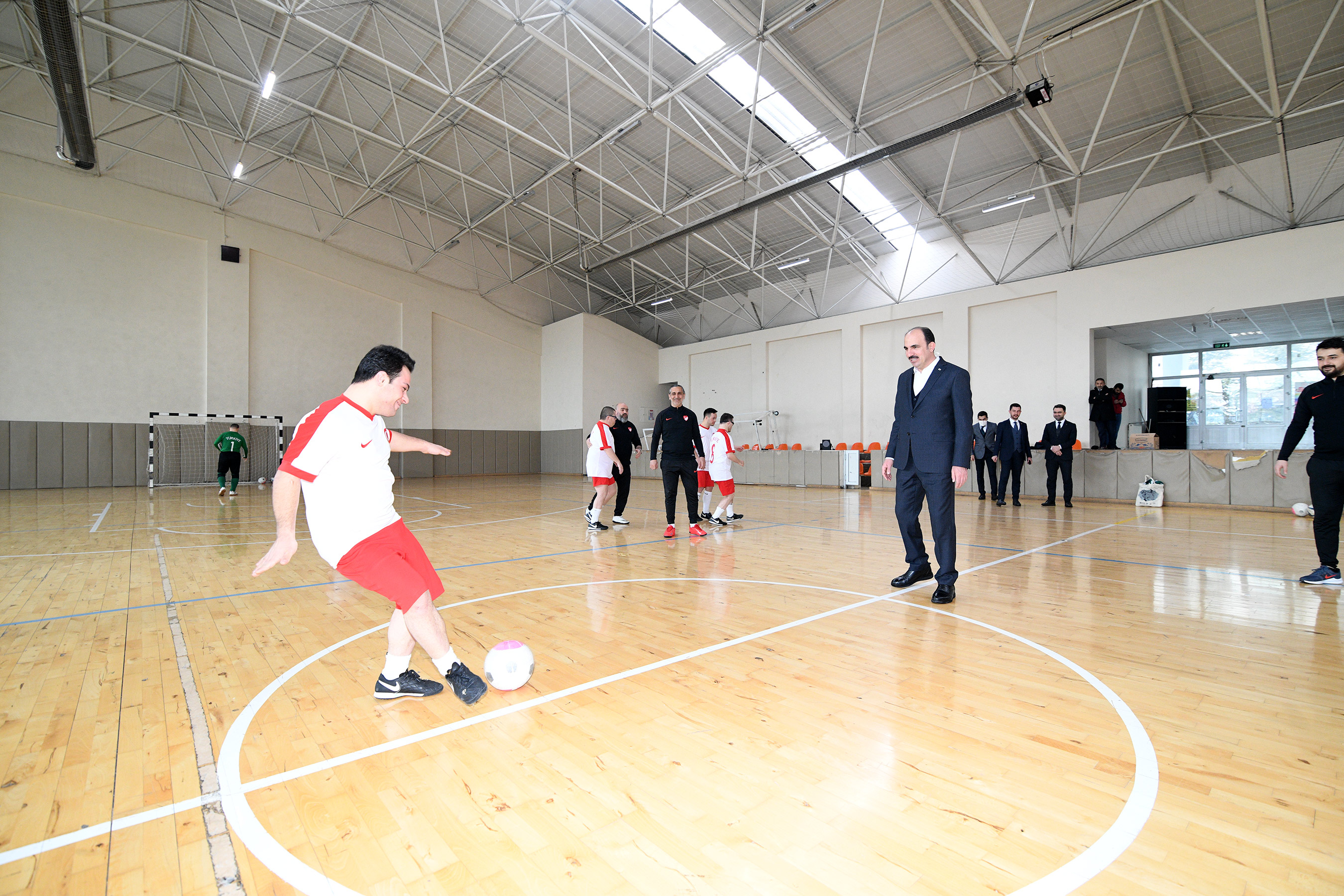 Başkan Altay Down Sendromlular Futsal Milli Takımı Kampını Ziyaret Etti