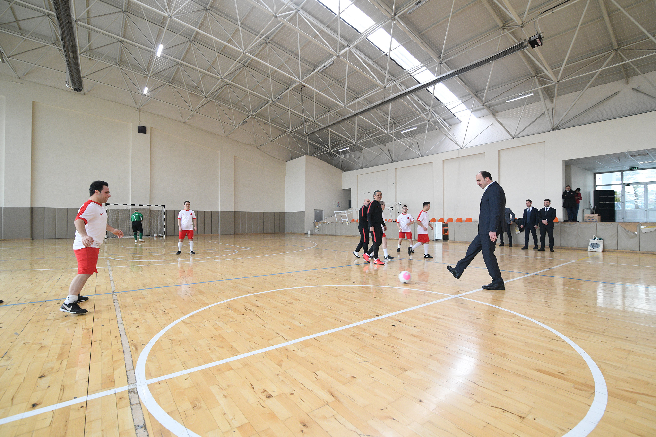 Başkan Altay Down Sendromlular Futsal Milli Takımı Kampını Ziyaret Etti