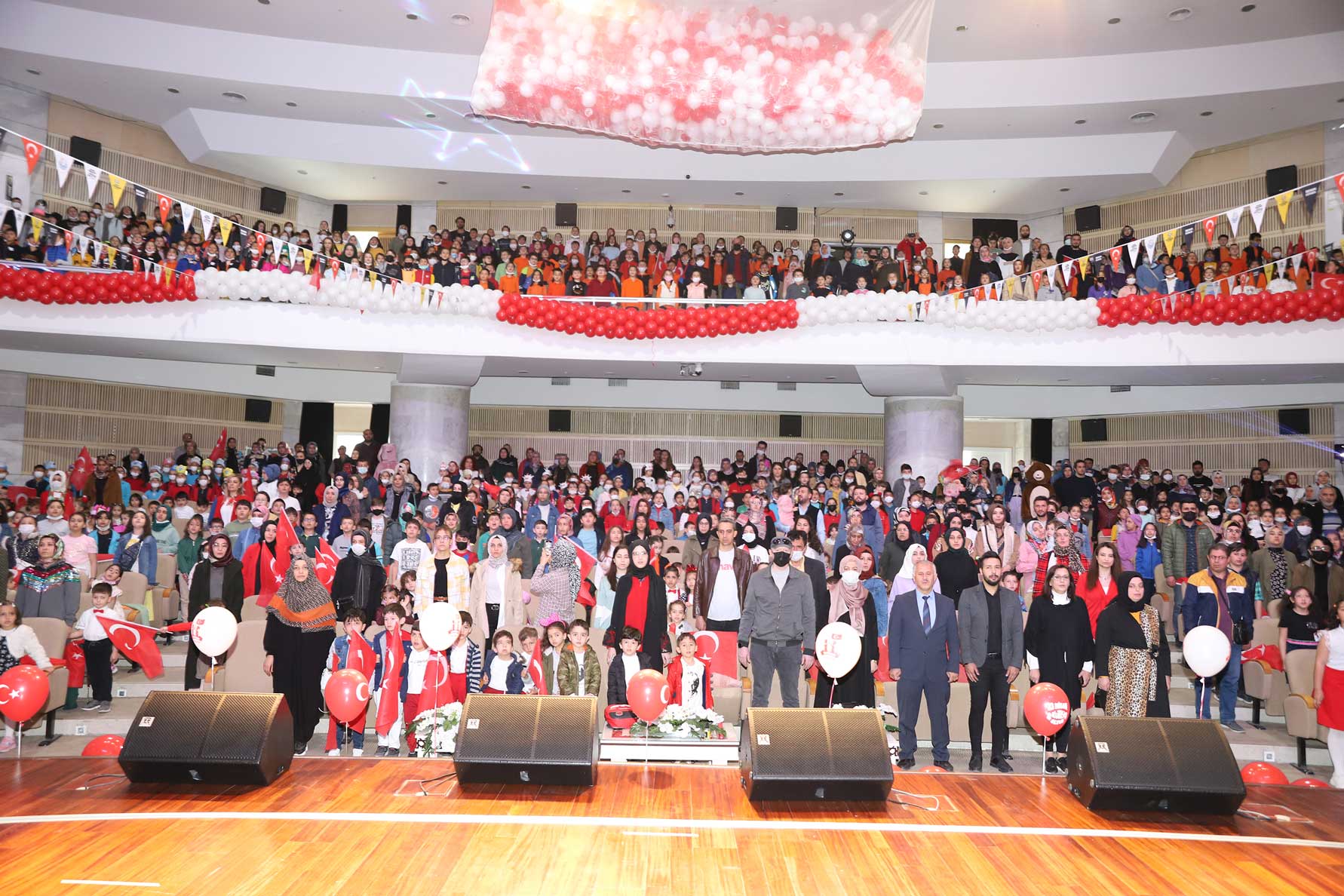 Genç KOMEK'lerin 23 Nisan Coşkusu
